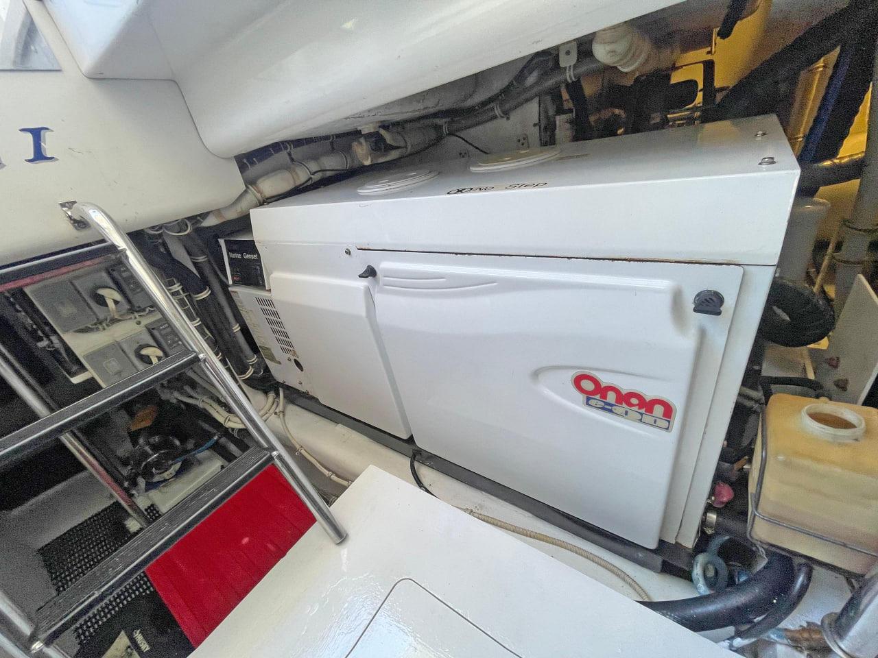 2007 Hatteras 68 Convertible en venta (photo 32)