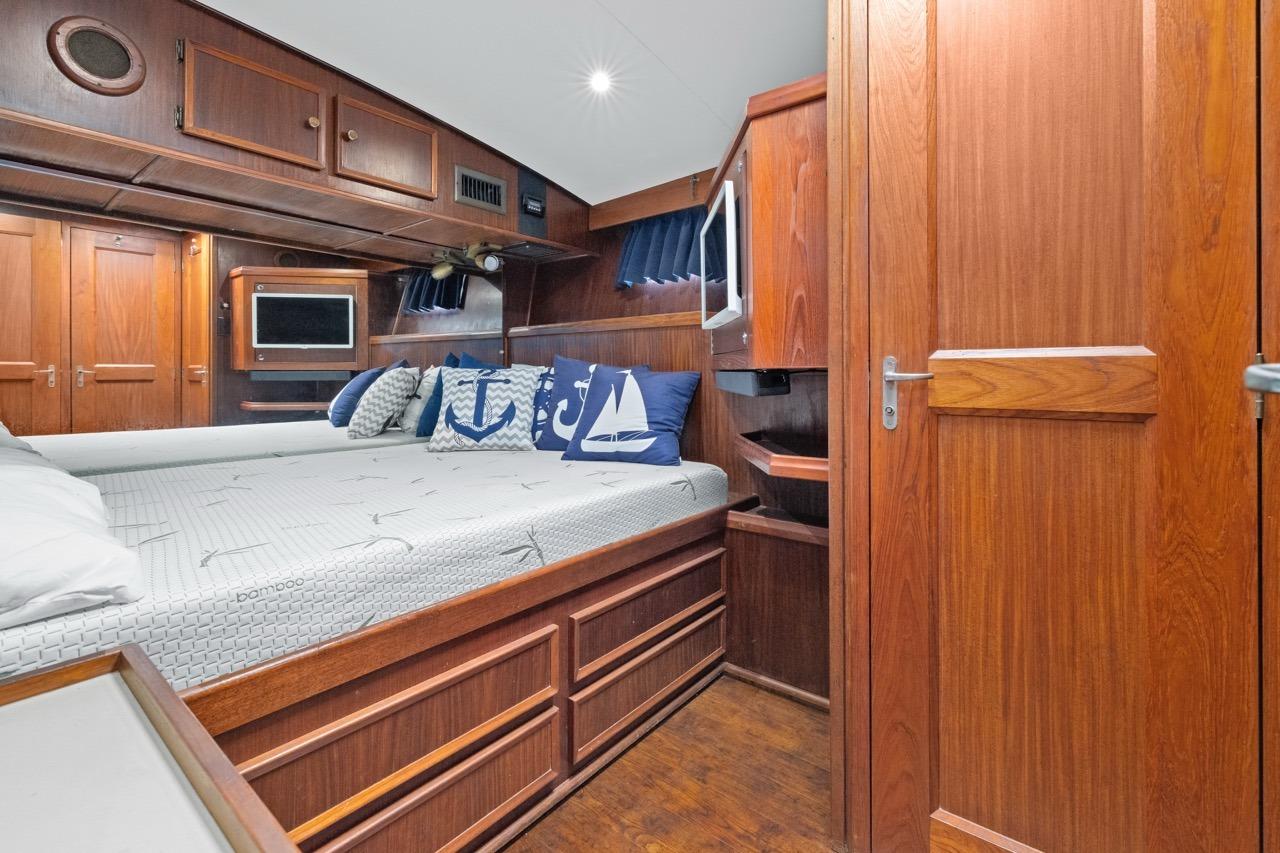 1978 Hatteras 46 Convertible na sprzedaż (photo 30)