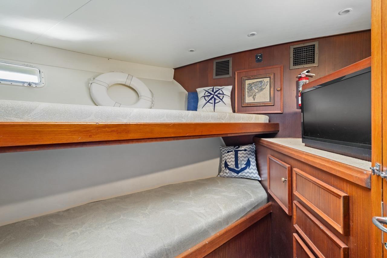 1978 Hatteras 46 Convertible na sprzedaż (photo 32)