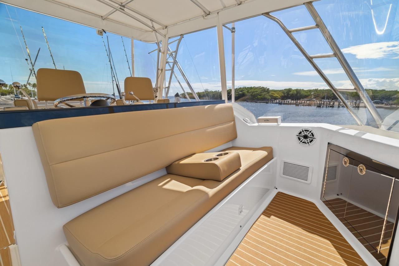 1978 Hatteras 46 Convertible na sprzedaż (photo 40)