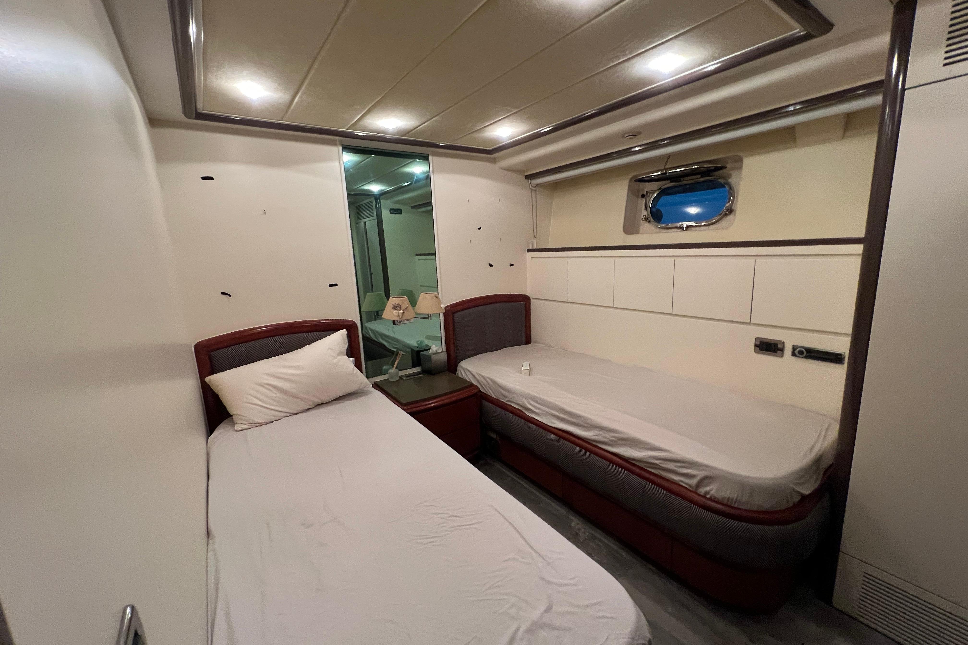2001 Falcon 106 zu verkaufen (photo 30)