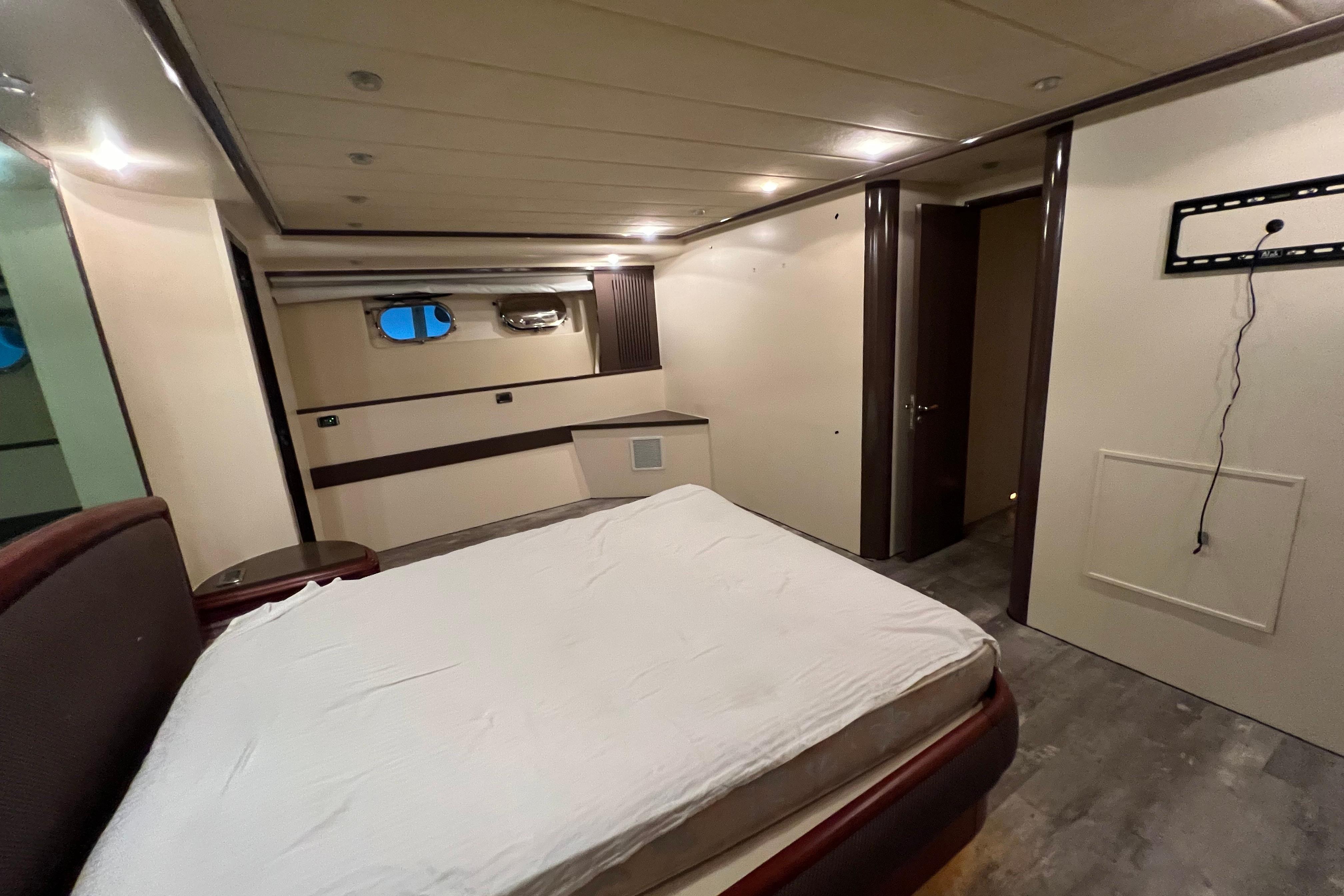 2001 Falcon 106 zu verkaufen (photo 38)