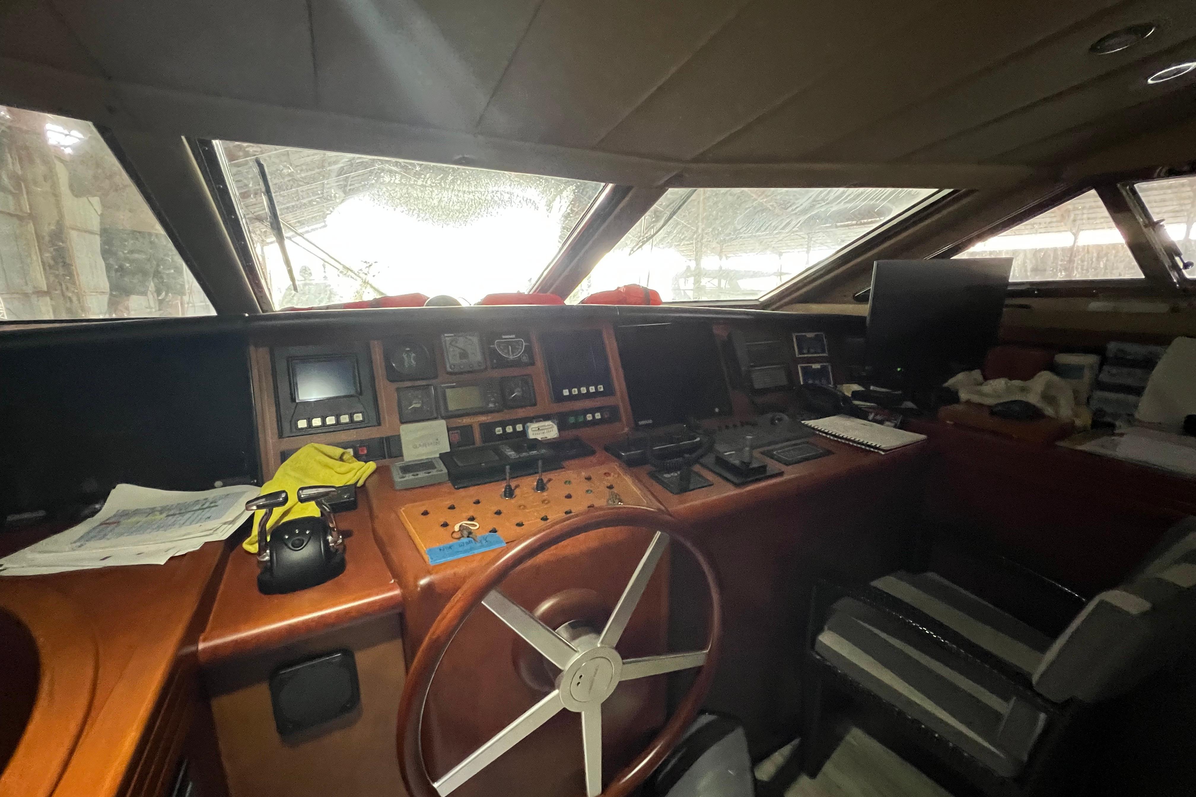 2001 Falcon 106 zu verkaufen (photo 46)