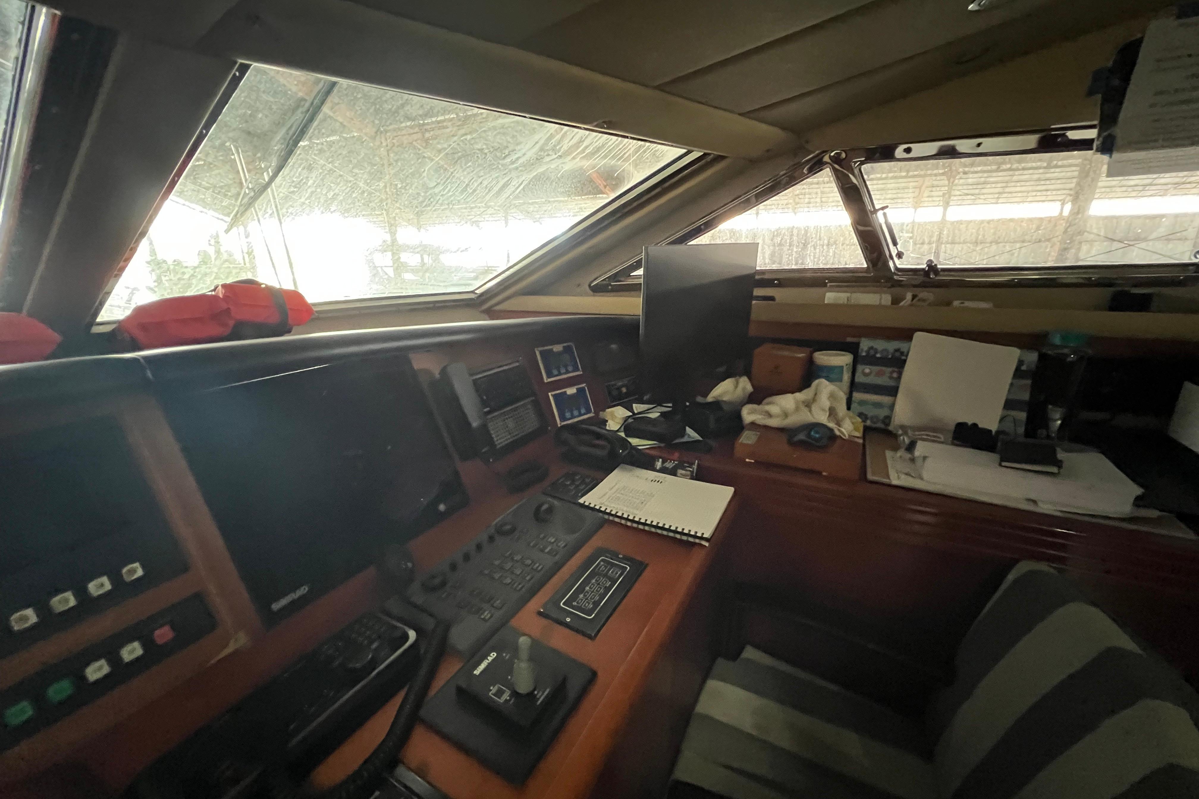 2001 Falcon 106 zu verkaufen (photo 48)