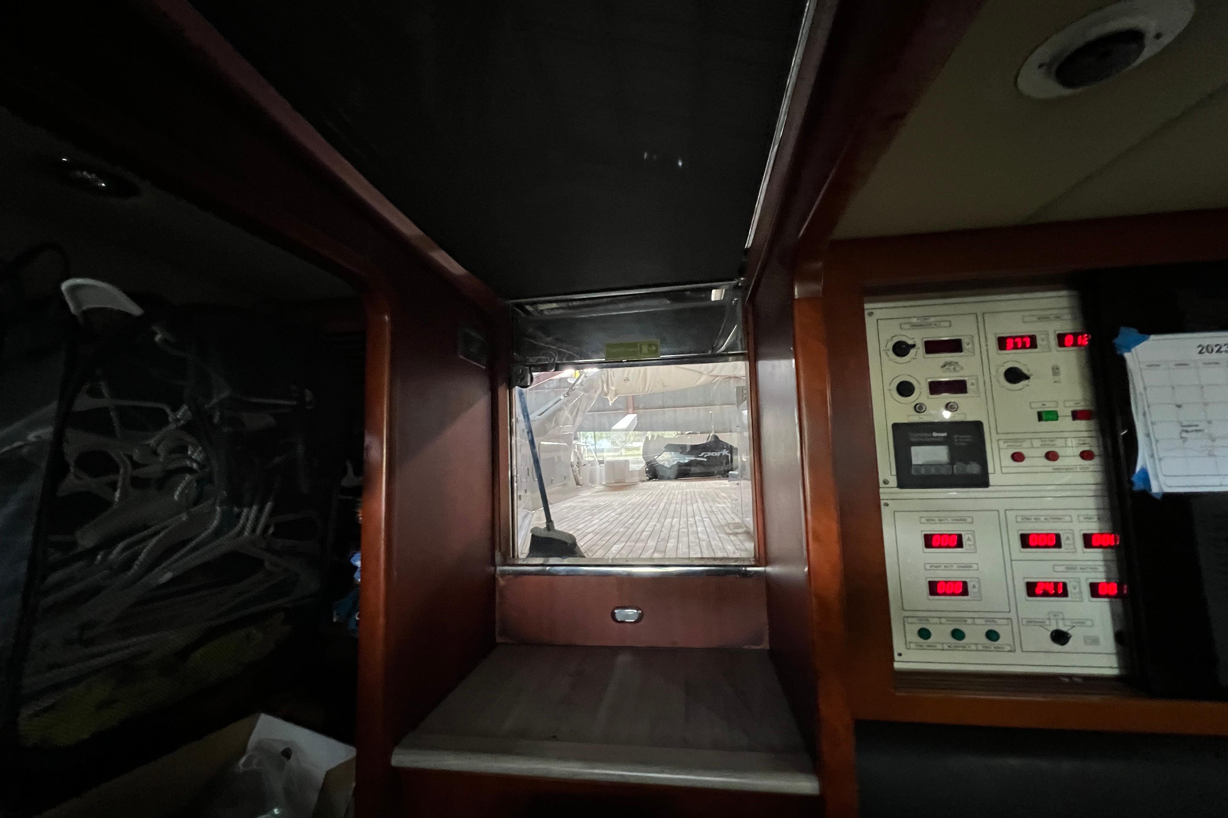 2001 Falcon 106 zu verkaufen (photo 50)