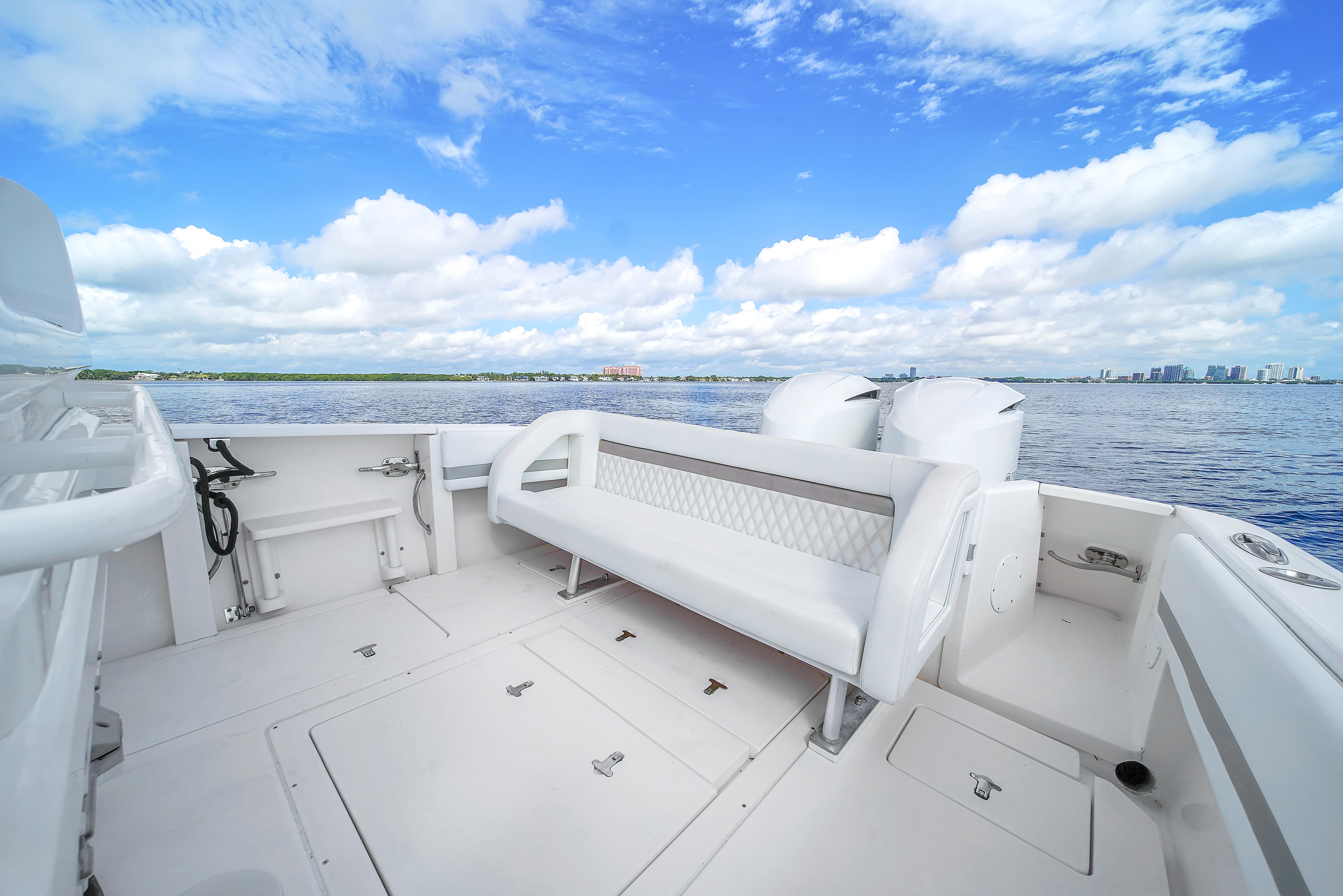 2014 Intrepid 327 Center Console zu verkaufen (photo 16)