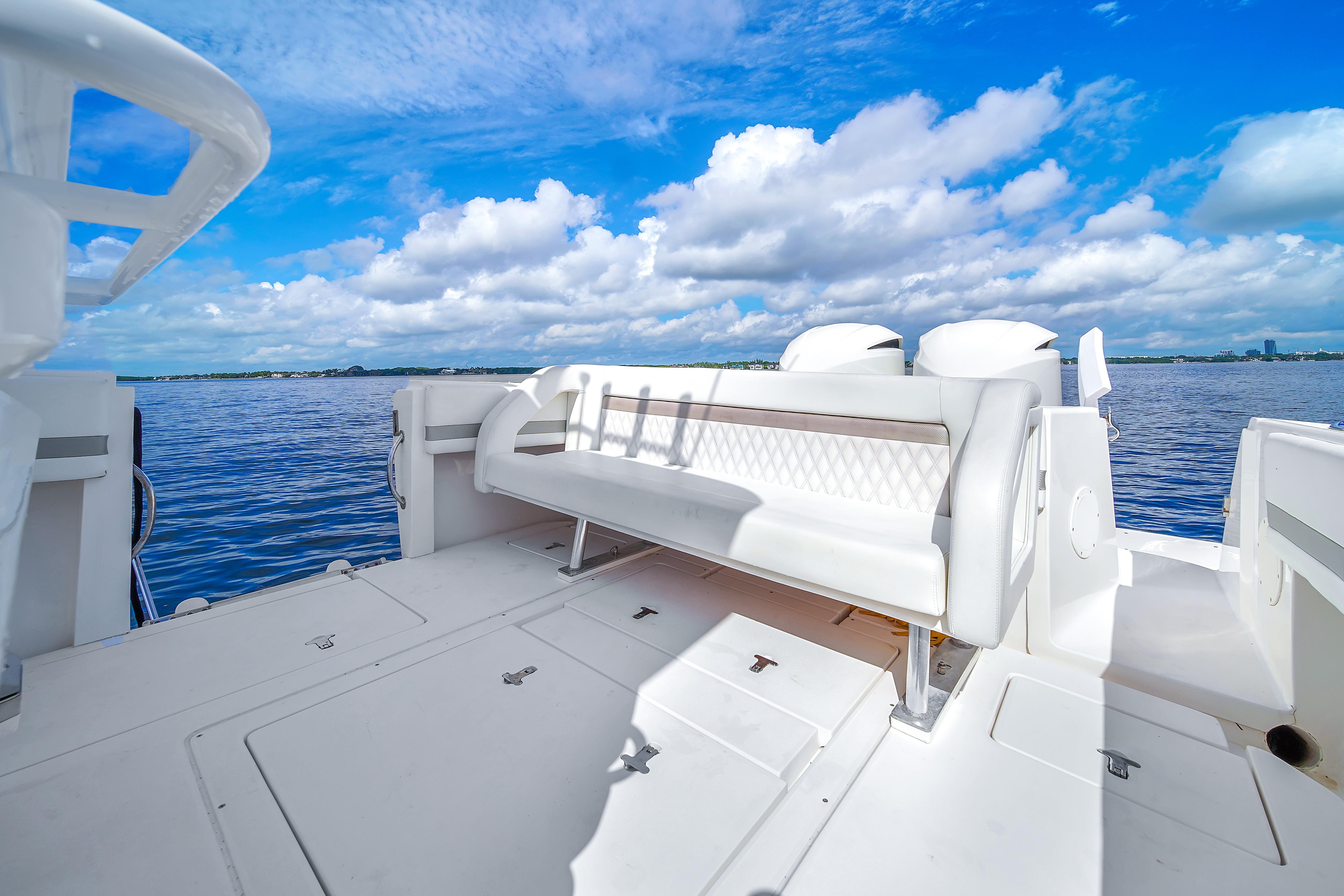 2014 Intrepid 327 Center Console zu verkaufen (photo 17)