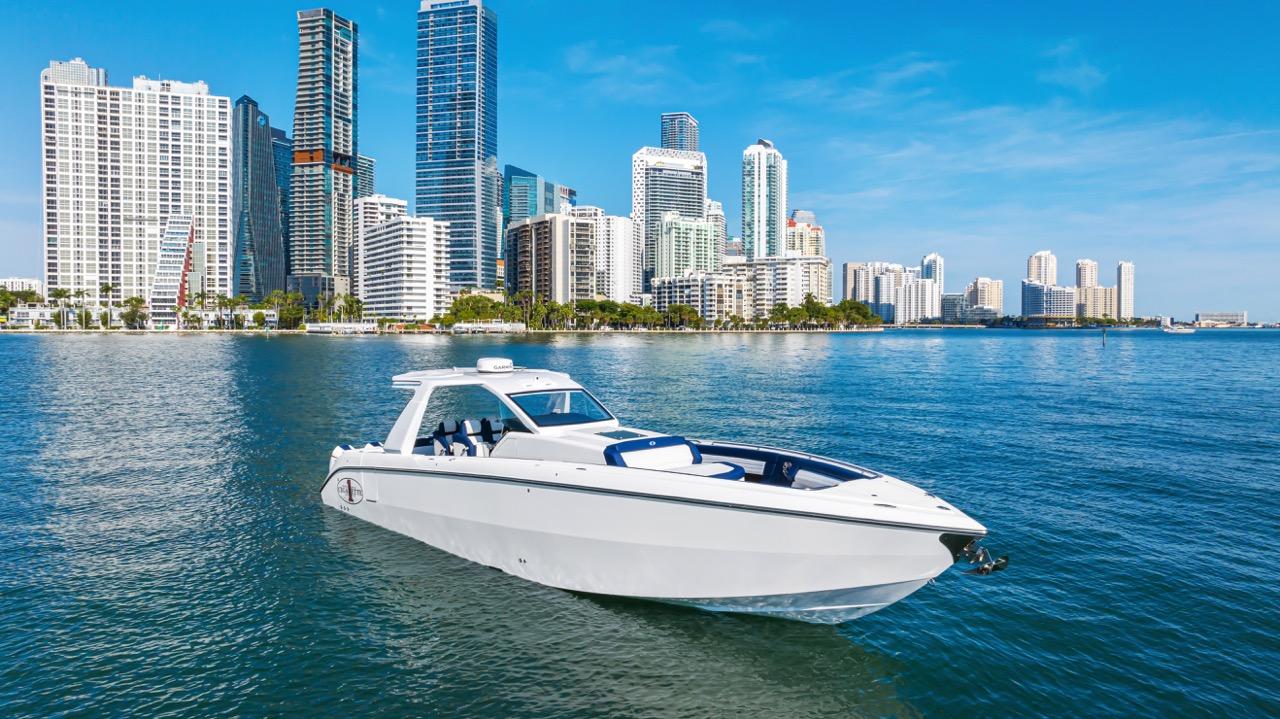 2023 Cigarette 42' Auroris en venta (photo 3)