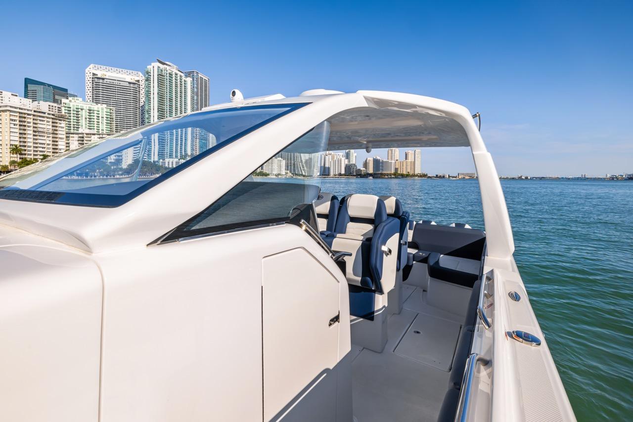 2023 Cigarette 42' Auroris en venta (photo 29)