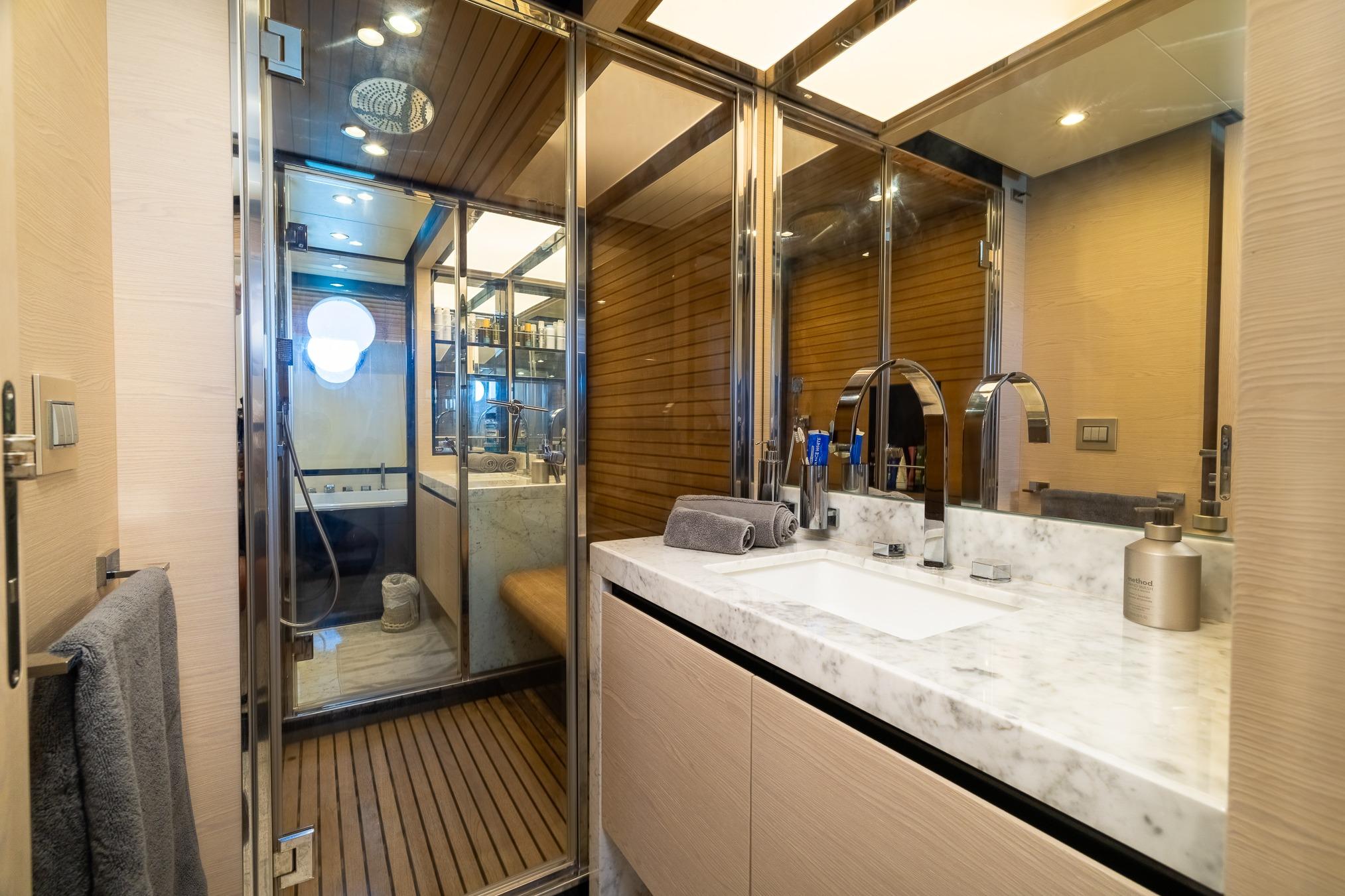 2015 Azimut 80 for sale (photo 40)