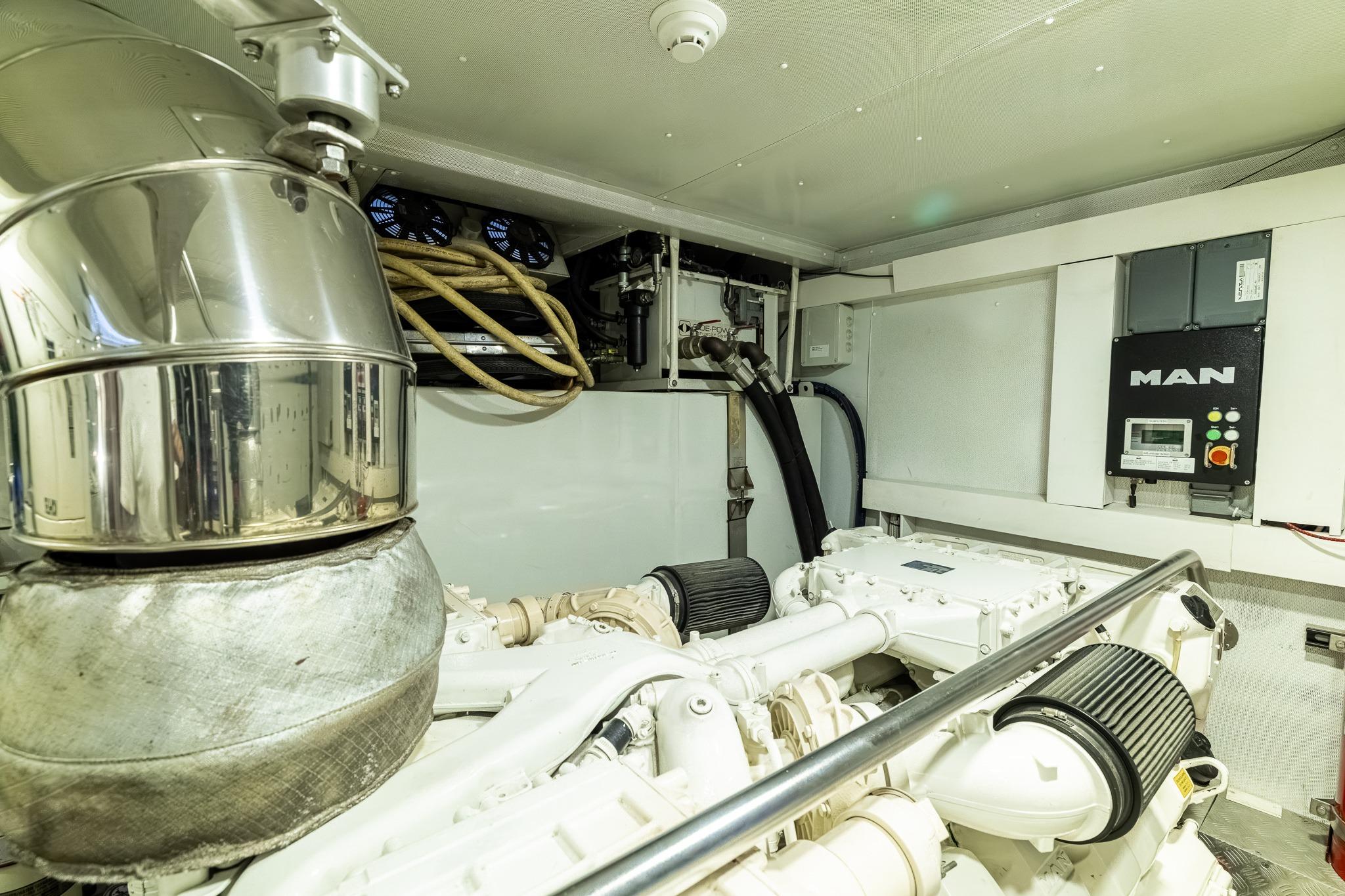 2015 Azimut 80 for sale (photo 99)
