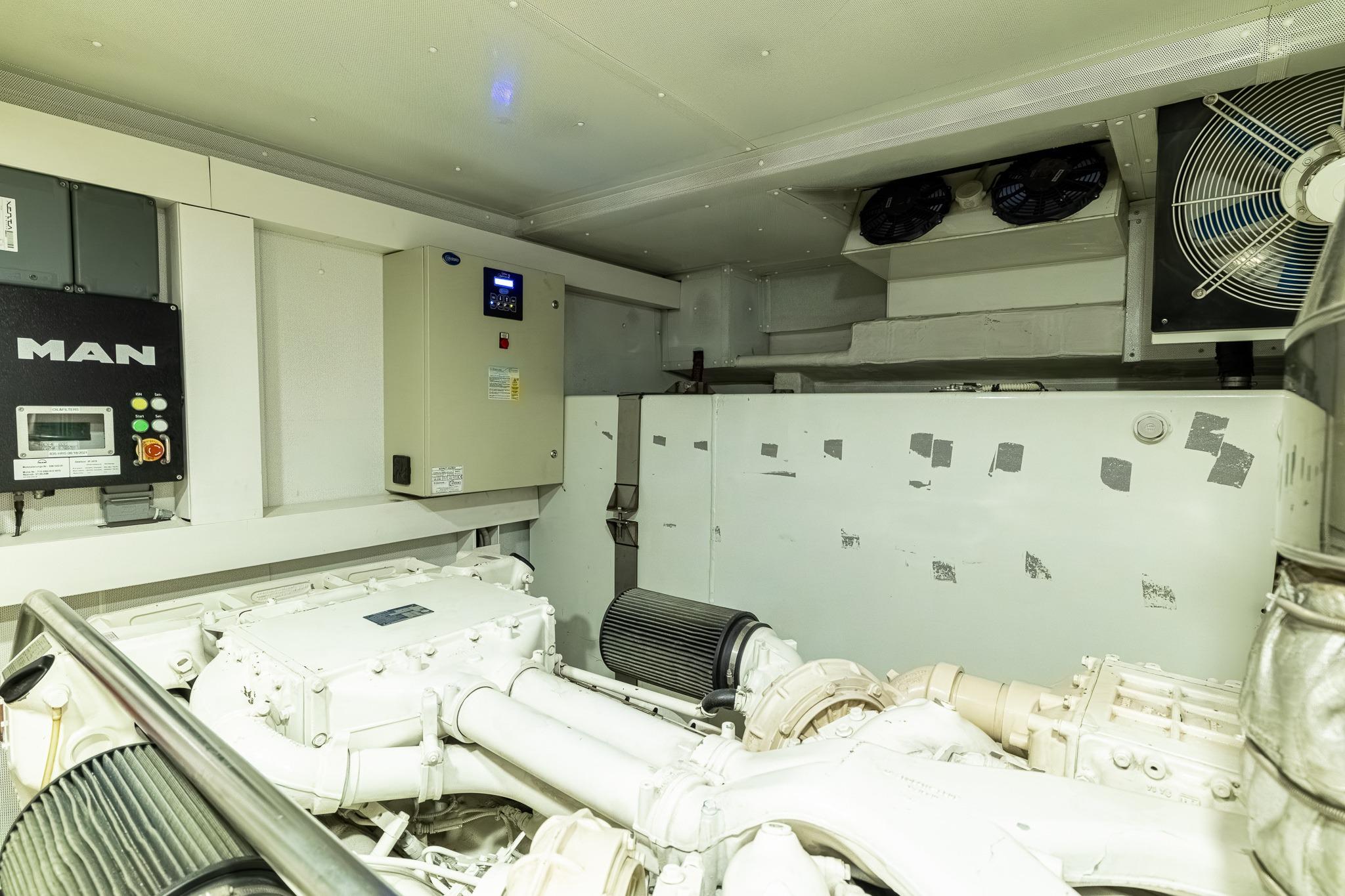 2015 Azimut 80 for sale (photo 103)