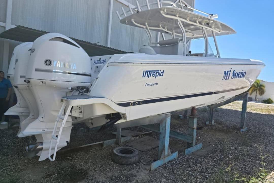 2012 Intrepid 400 Cuddy en venta (photo 1)