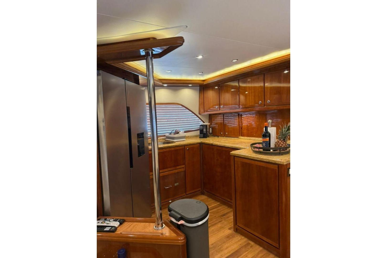 2005 Bertram 630 Convertible zu verkaufen (photo 4)
