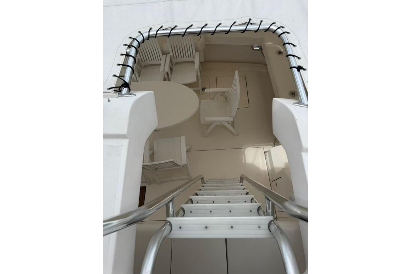 2005 Bertram 630 Convertible zu verkaufen (photo 8)