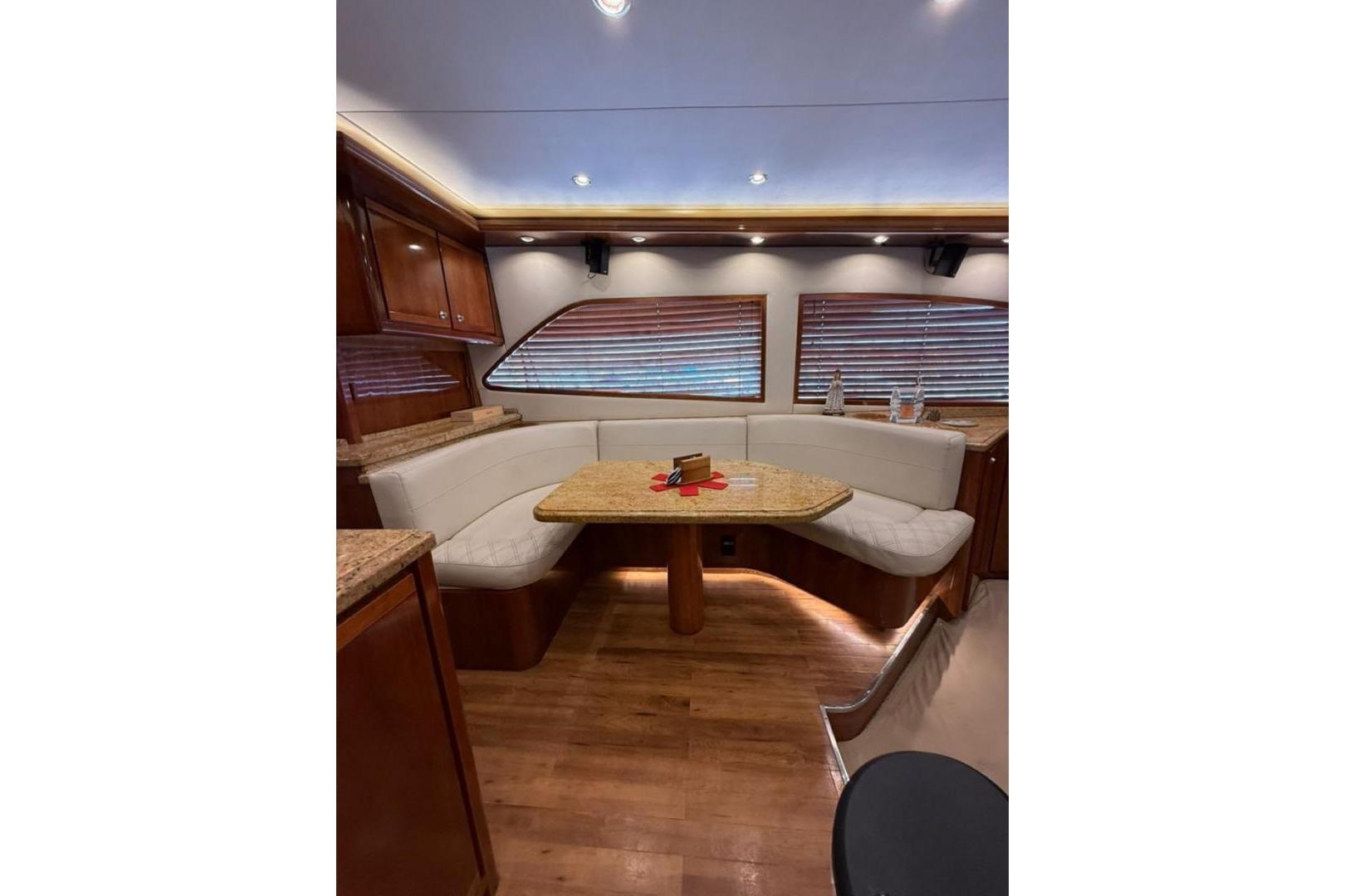 2005 Bertram 630 Convertible zu verkaufen (photo 16)