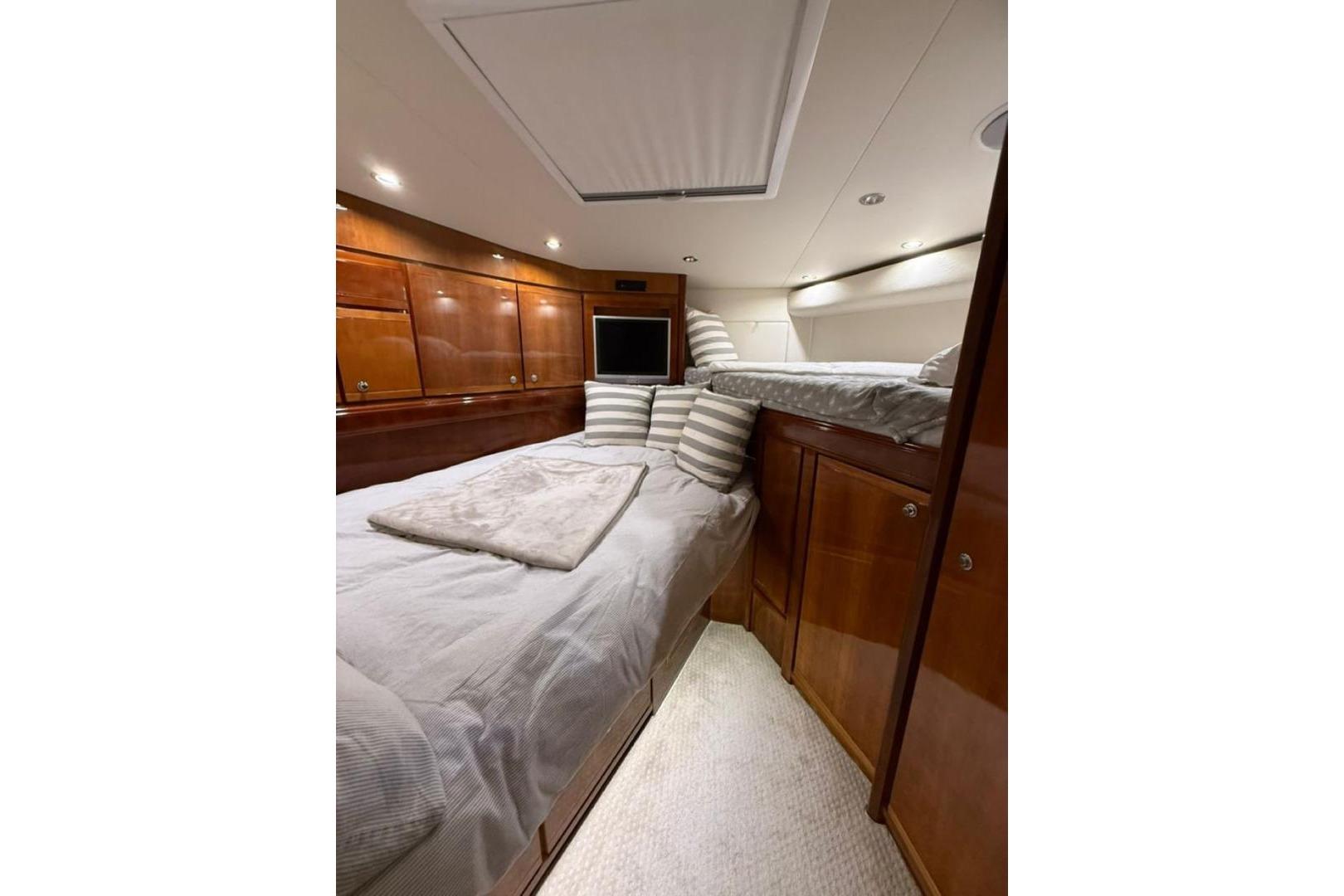 2005 Bertram 630 Convertible zu verkaufen (photo 18)