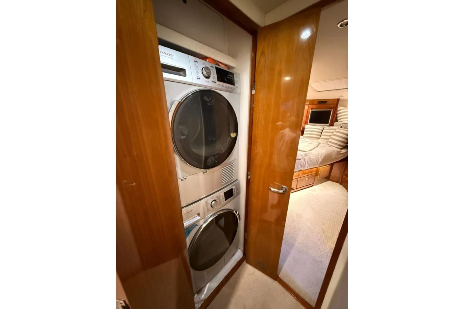 2005 Bertram 630 Convertible zu verkaufen (photo 20)