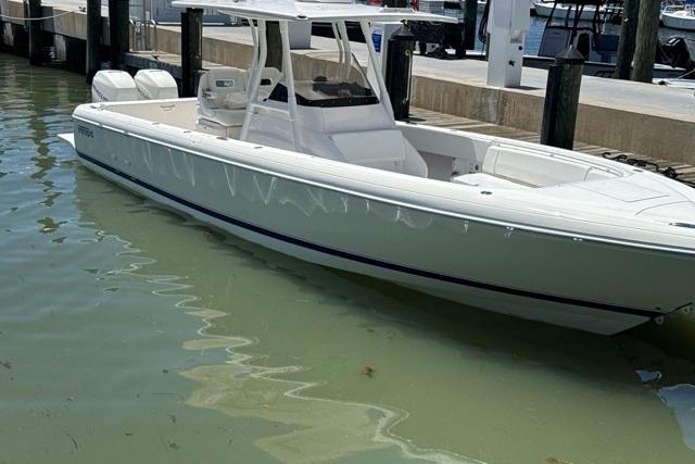 2015 Intrepid 327 Center Console en venta (photo 2)