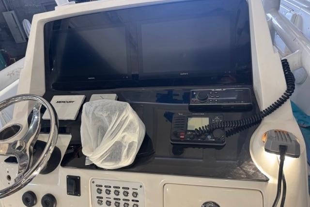 2015 Intrepid 327 Center Console en venta (photo 3)