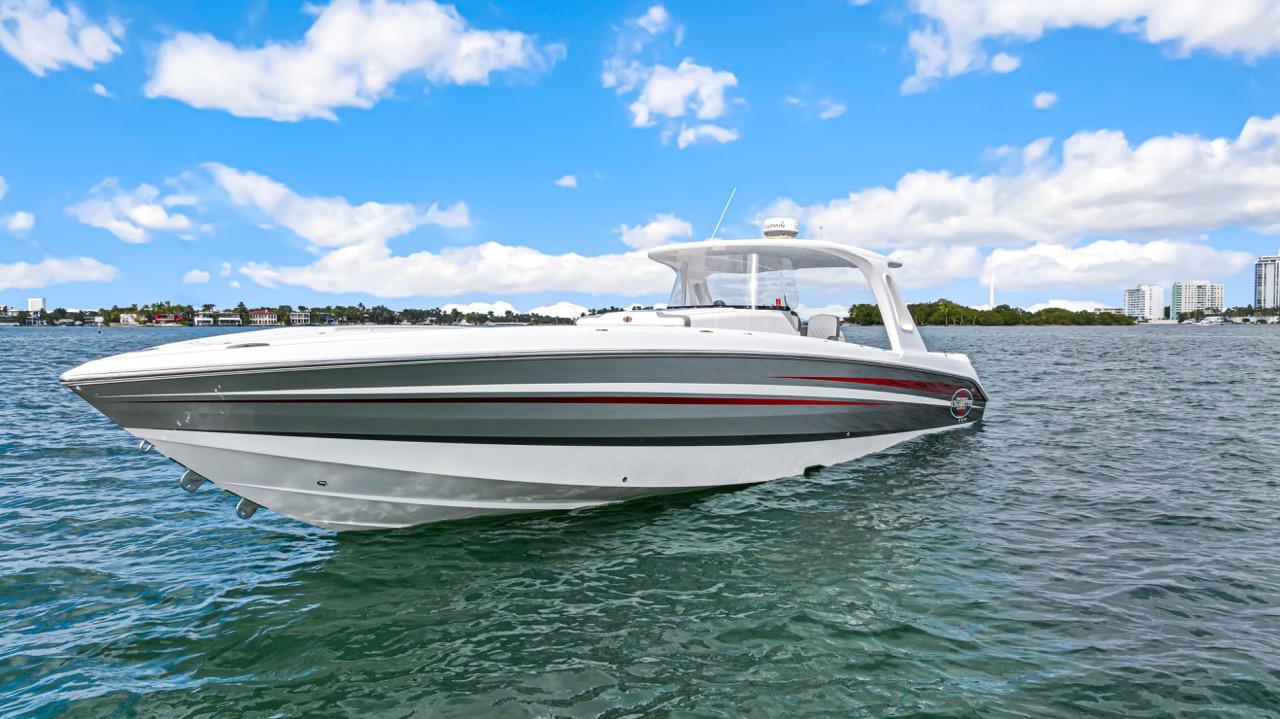 2015 Cigarette 41' GTR in vendita (photo 2)