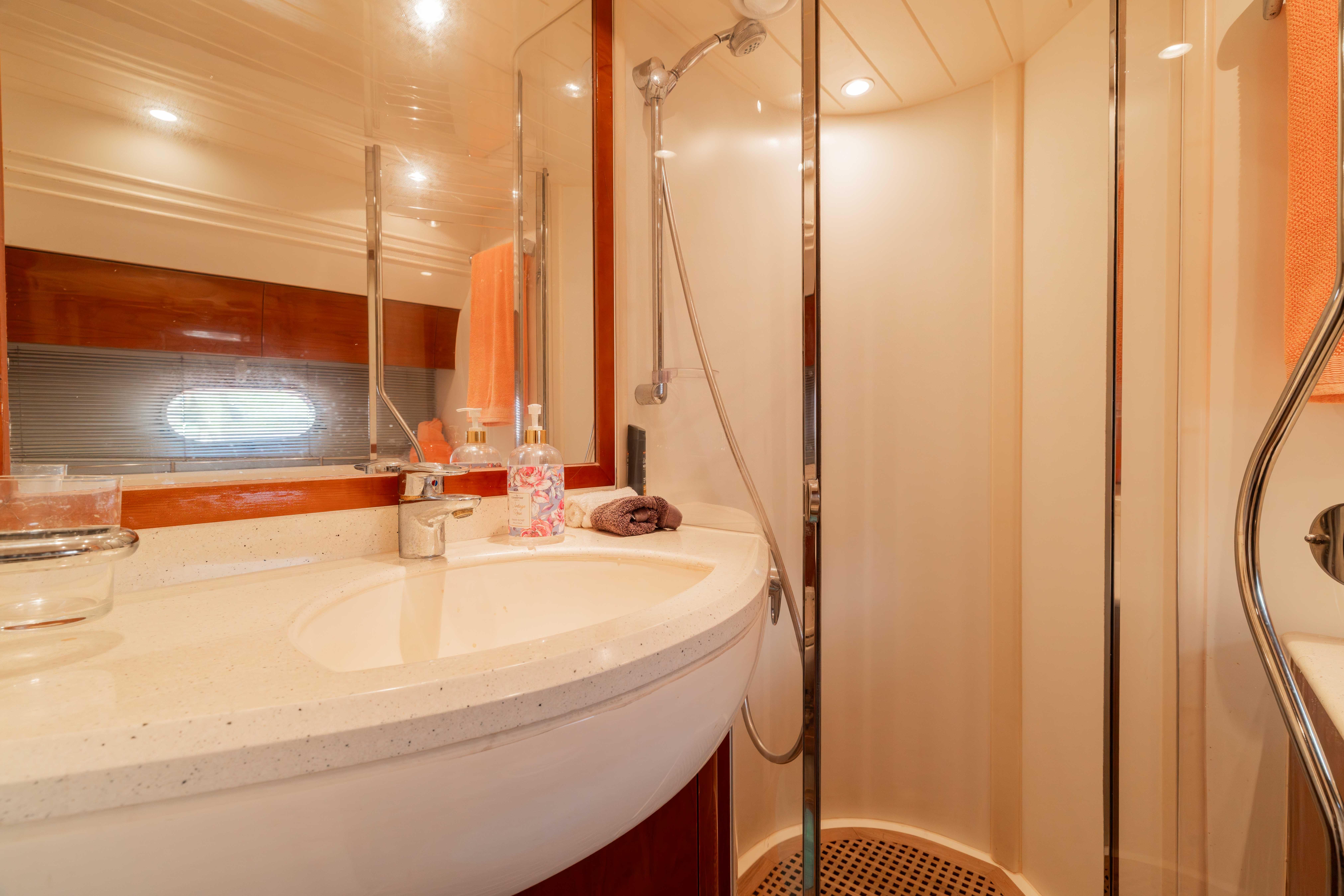 2002 Princess 61 à vendre (photo 19)