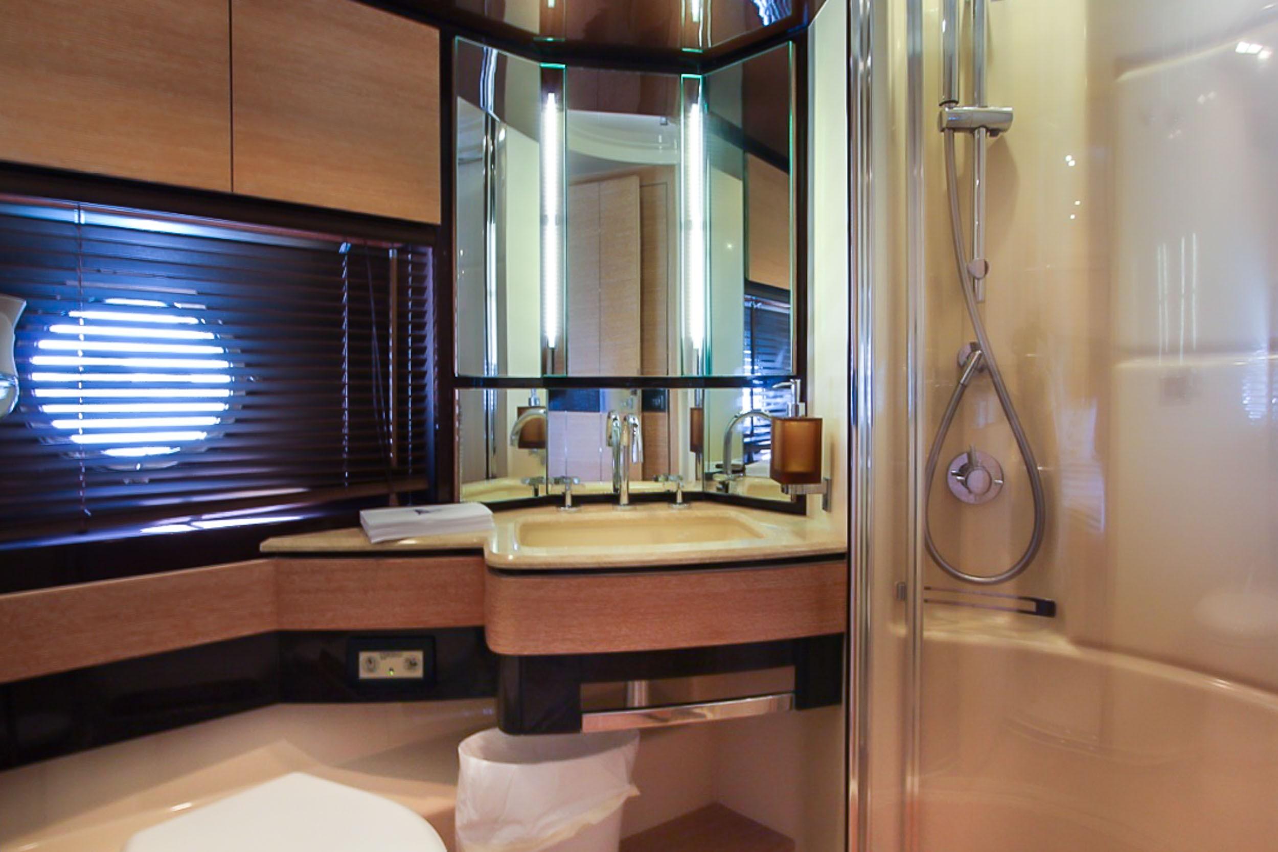 2011 Azimut 70 zu verkaufen (photo 37)