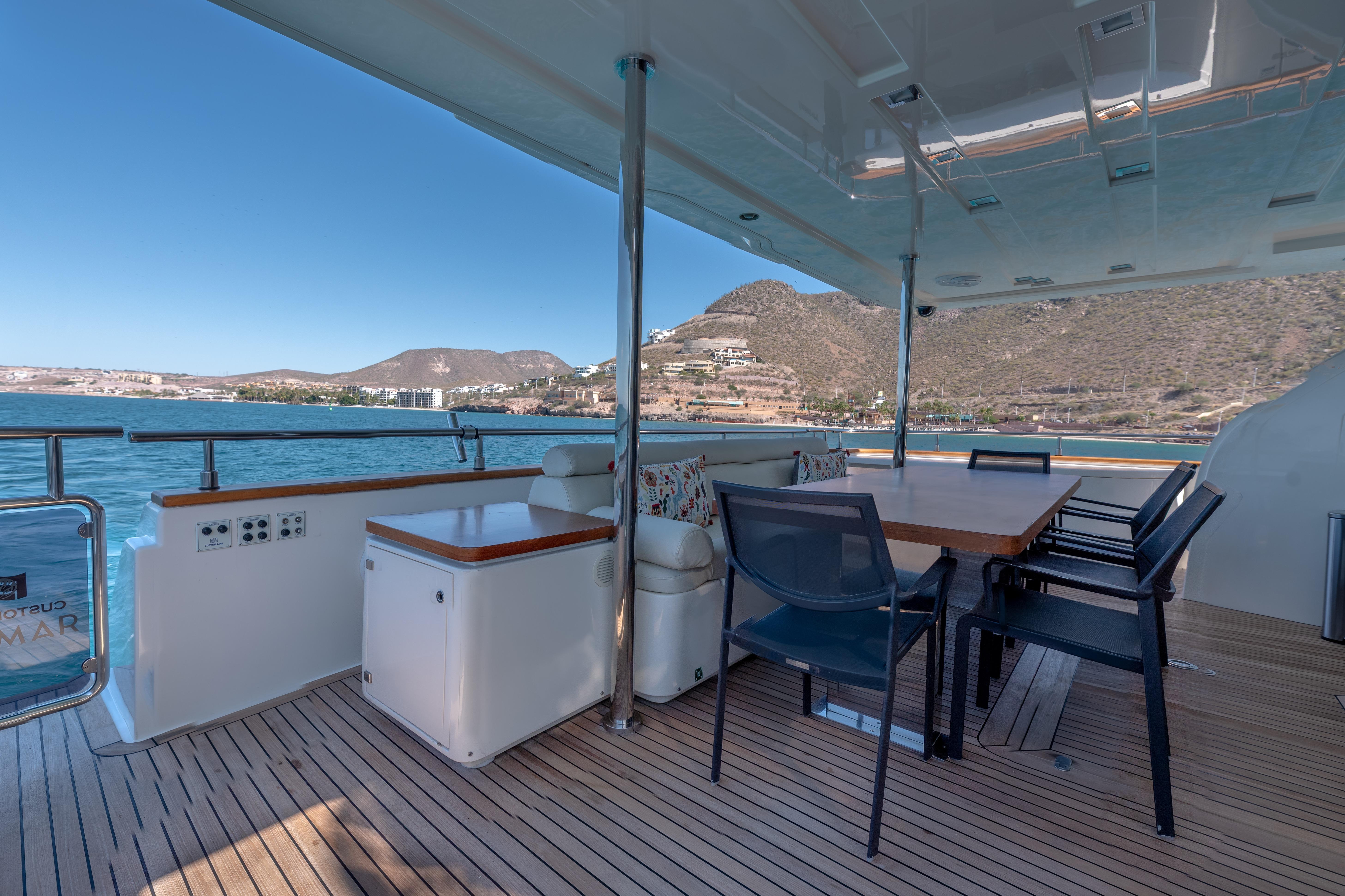 2012 Ferretti Yachts Custom Line 100 te koop (photo 5)