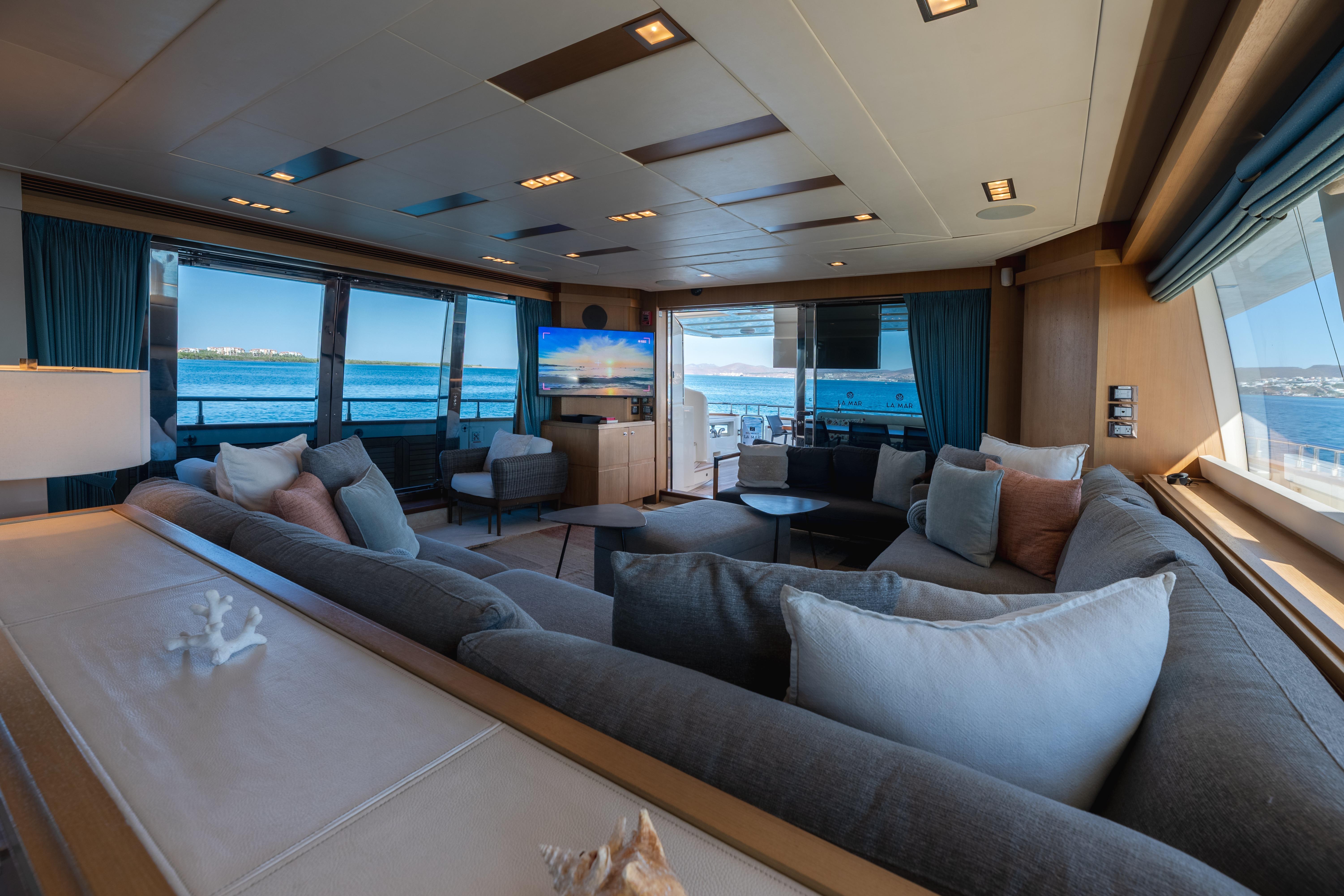 2012 Ferretti Yachts Custom Line 100 te koop (photo 10)