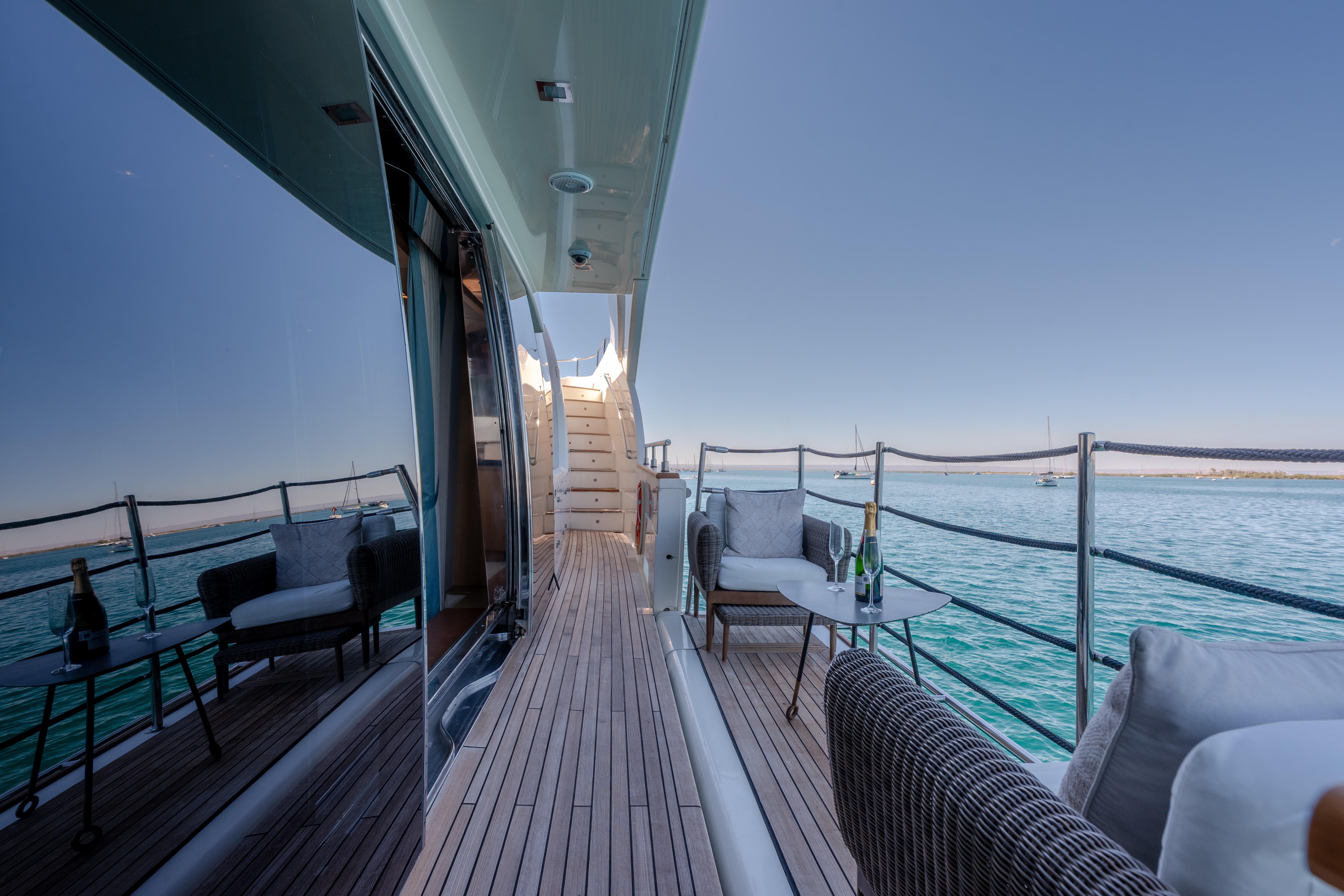 2012 Ferretti Yachts Custom Line 100 te koop (photo 13)