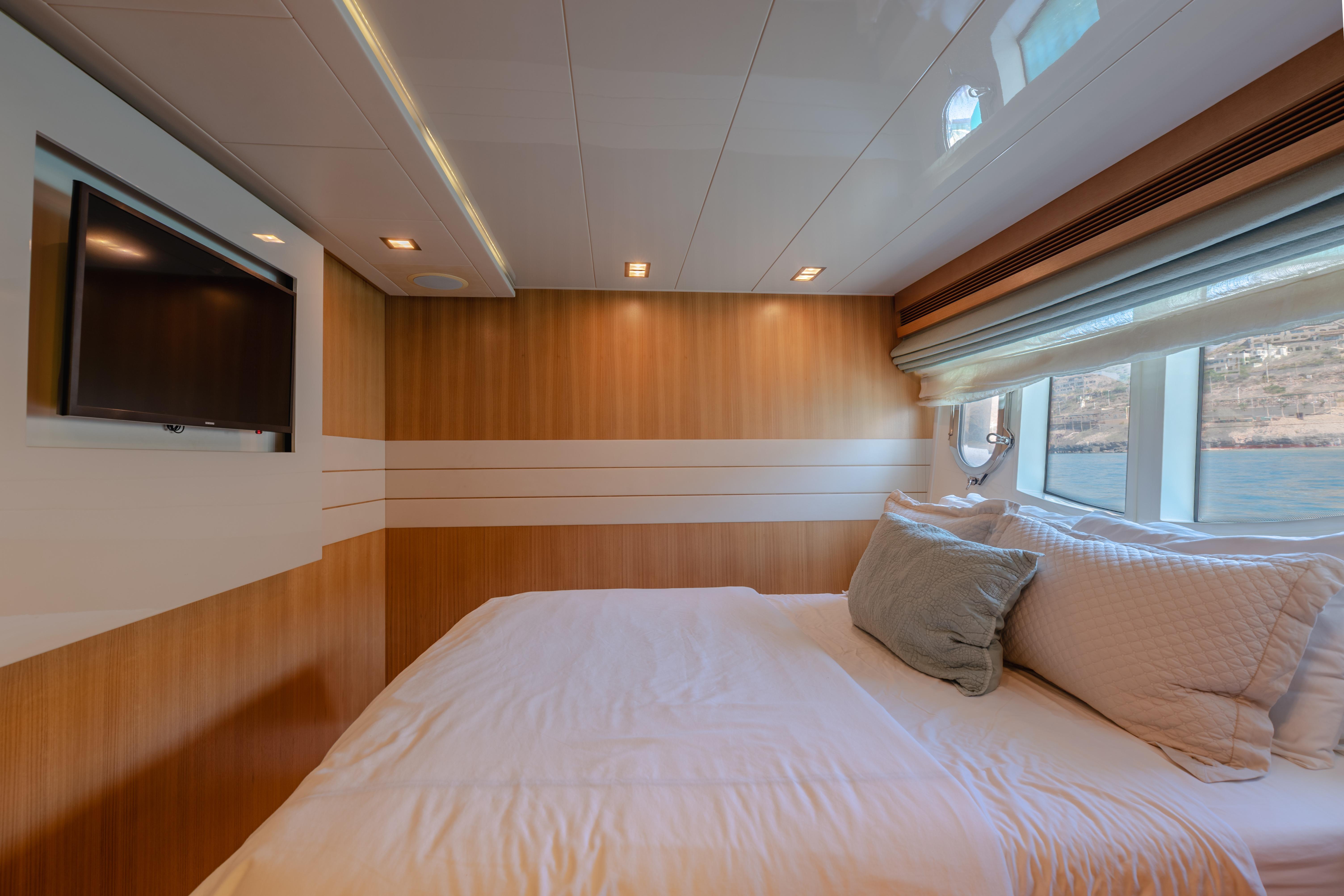 2012 Ferretti Yachts Custom Line 100 te koop (photo 28)