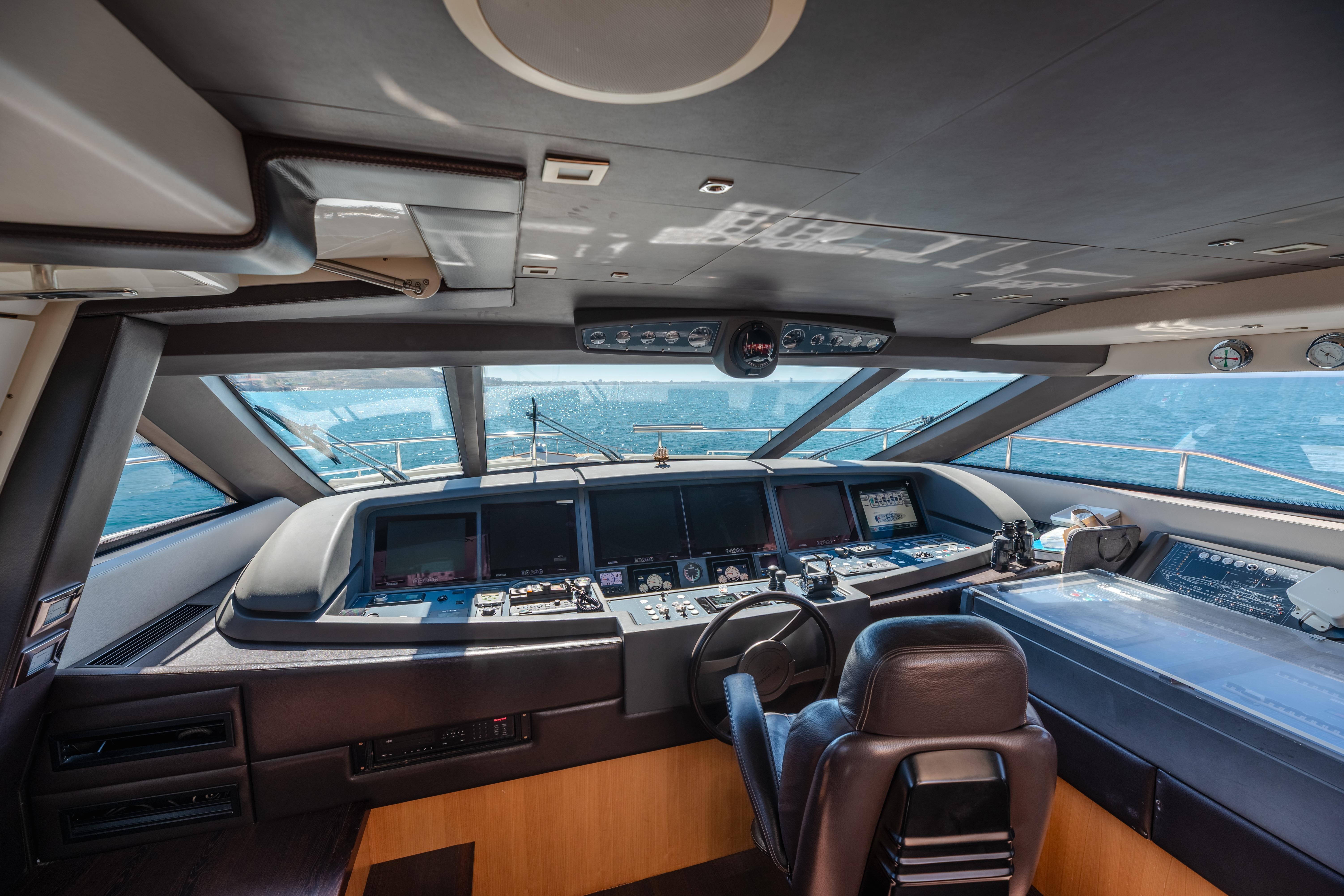 2012 Ferretti Yachts Custom Line 100 te koop (photo 34)