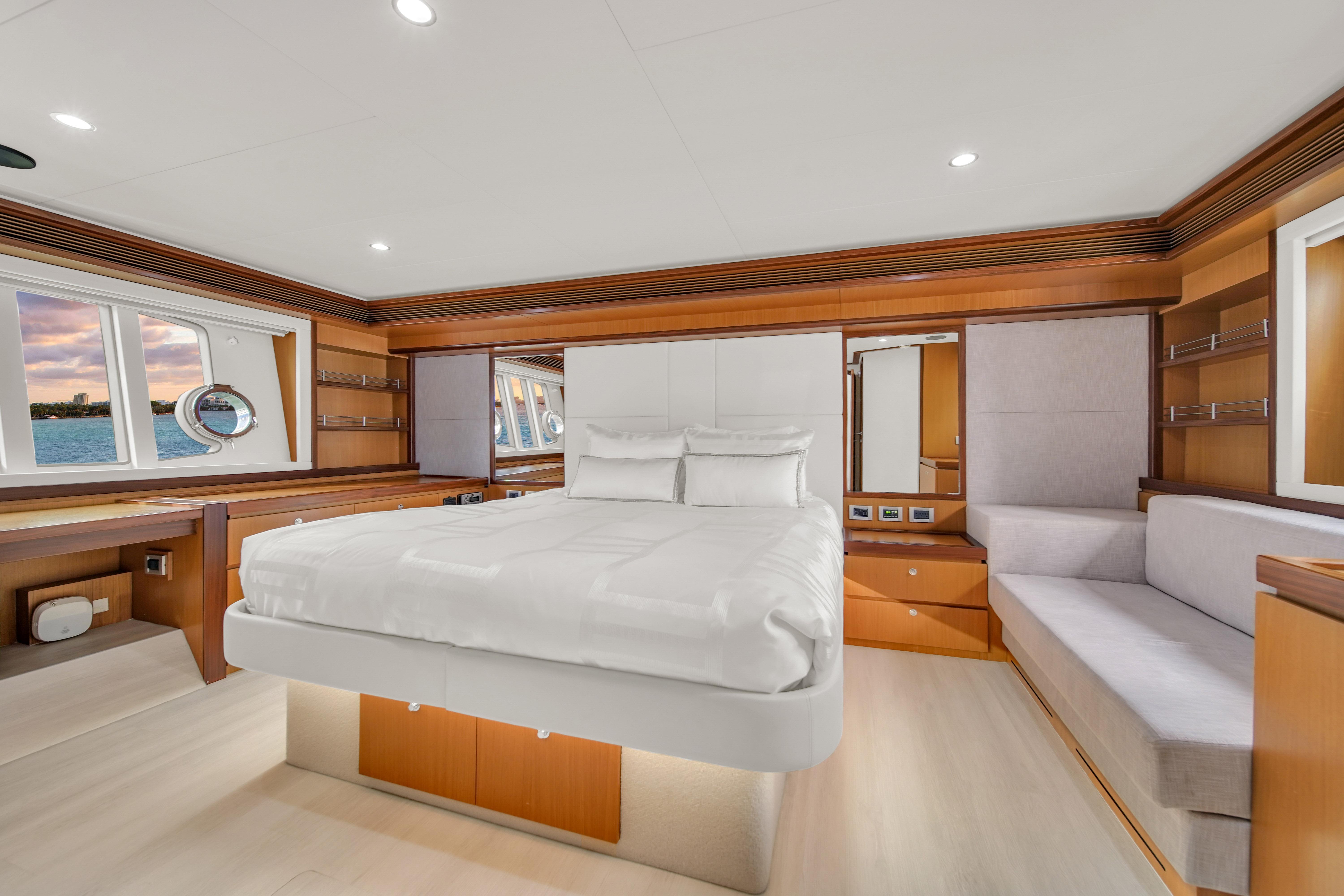 2011 Ferretti Yachts 660 na sprzedaż (photo 35)