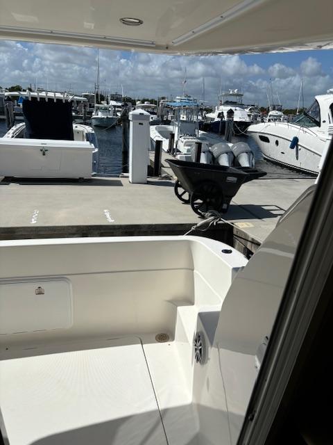 2004 Meridian 341 Sedan for sale (photo 8)