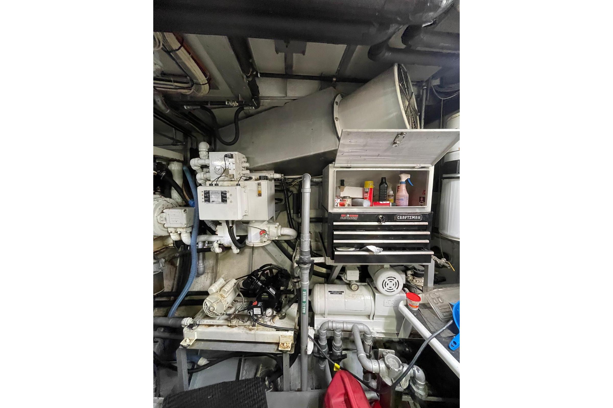 1988 Burger Classic Motoryacht zu verkaufen (photo 34)