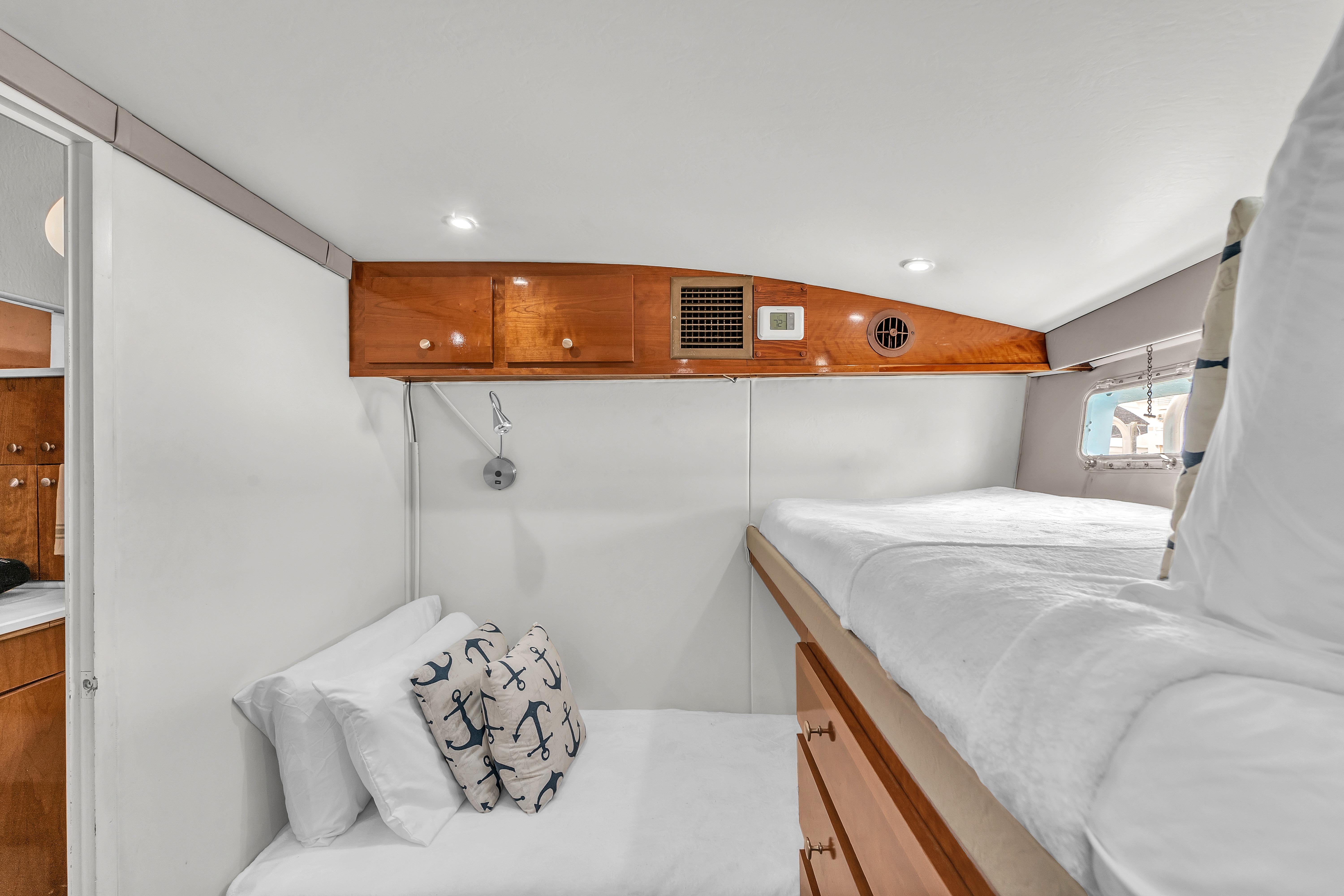 1978 Hatteras 42 Convertible in vendita (photo 24)