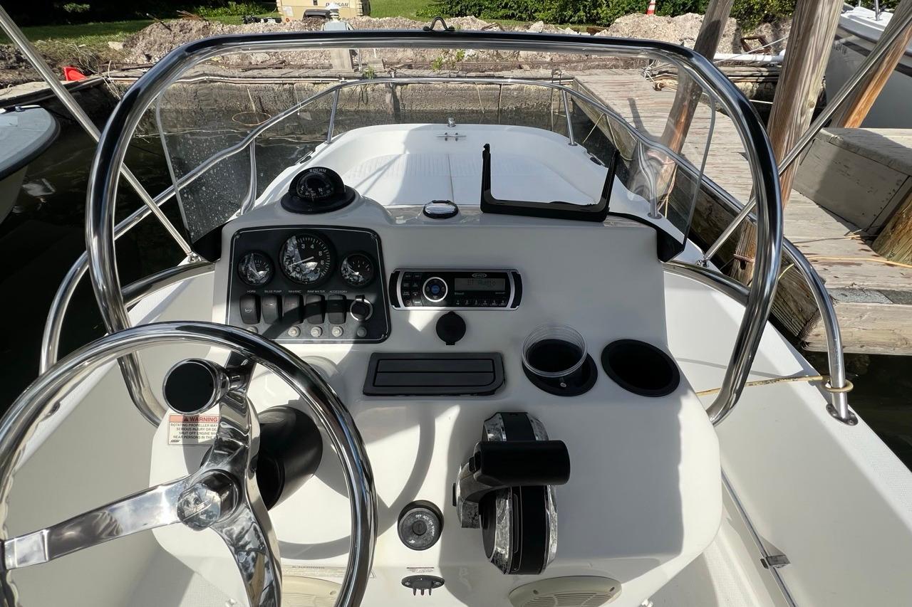 2016 Boston Whaler 170 Dauntless for sale (photo 11)