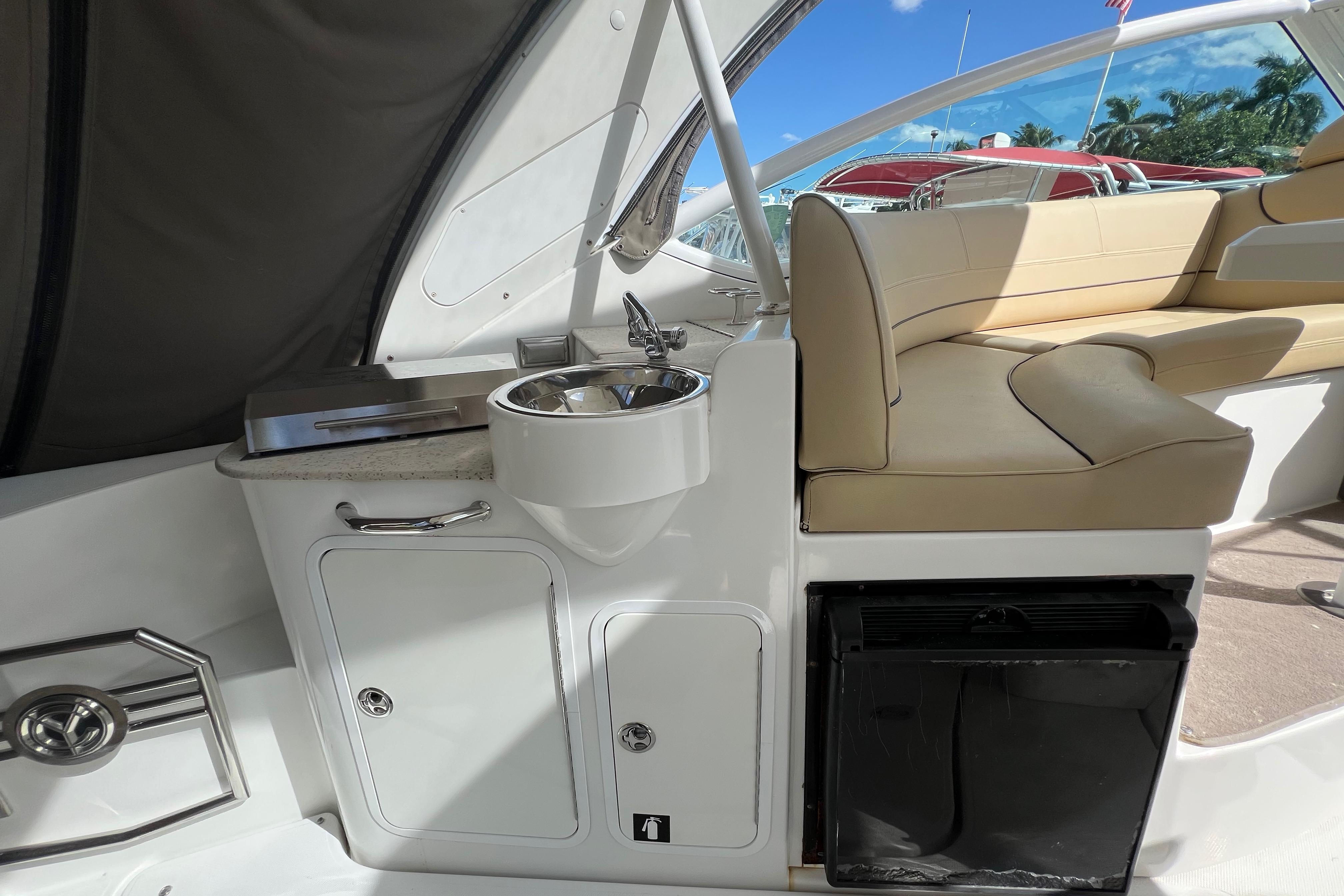 2013 Cruisers Yachts 380 Express zu verkaufen (photo 9)