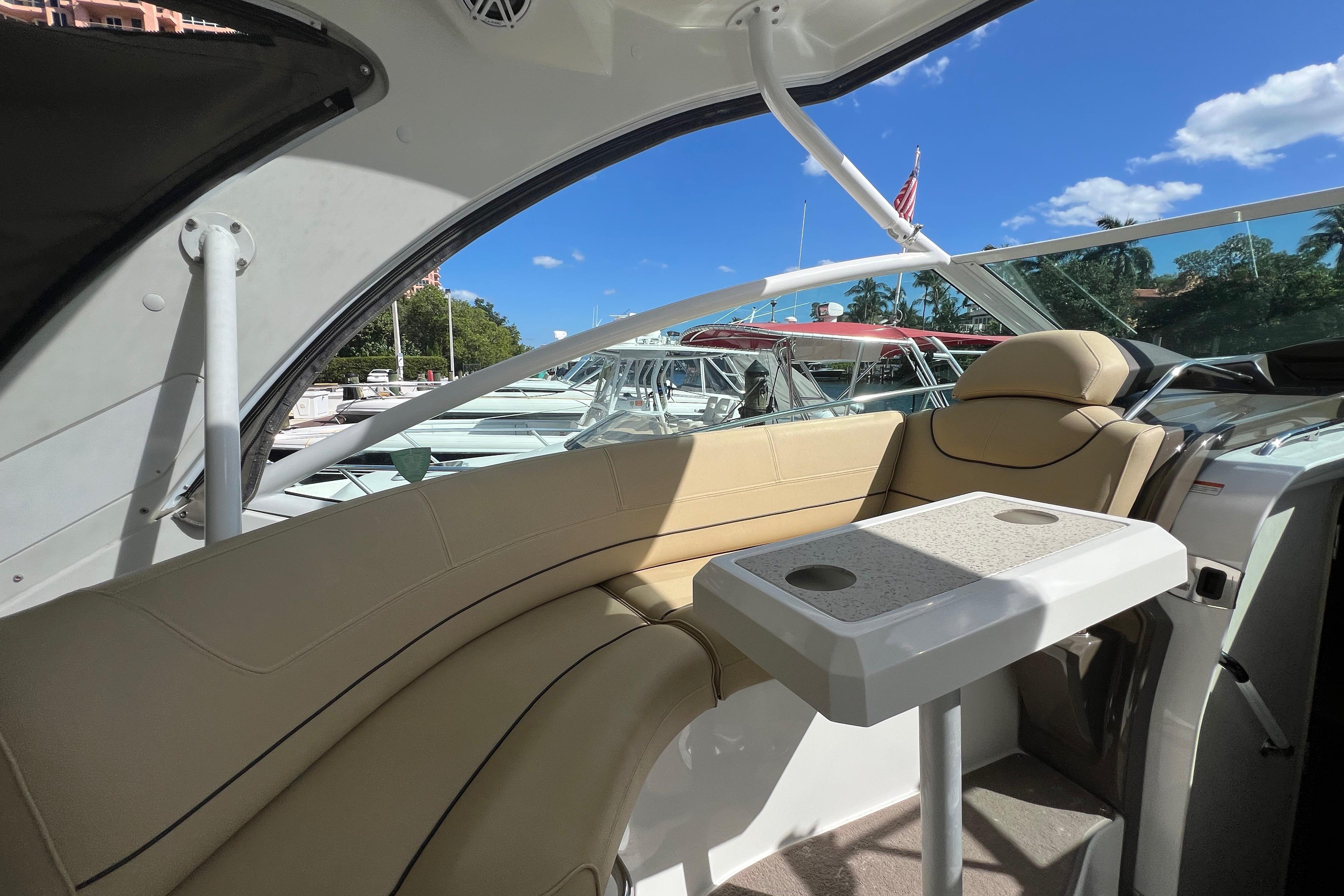 2013 Cruisers Yachts 380 Express zu verkaufen (photo 10)