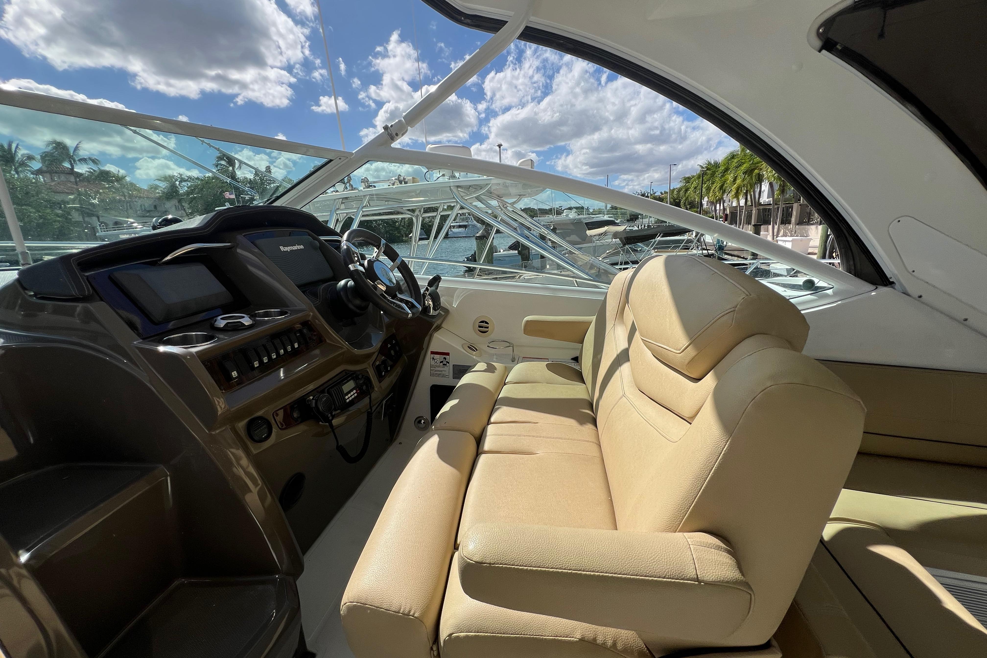 2013 Cruisers Yachts 380 Express zu verkaufen (photo 12)