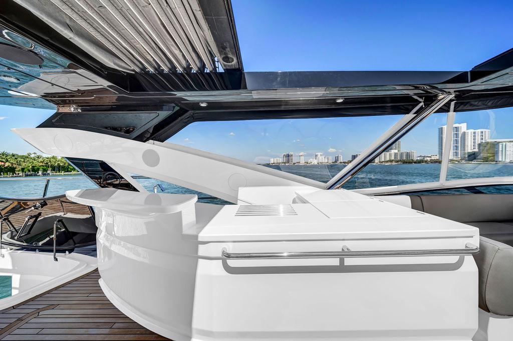 2021 Sunseeker 86 Yacht en venta (photo 76)