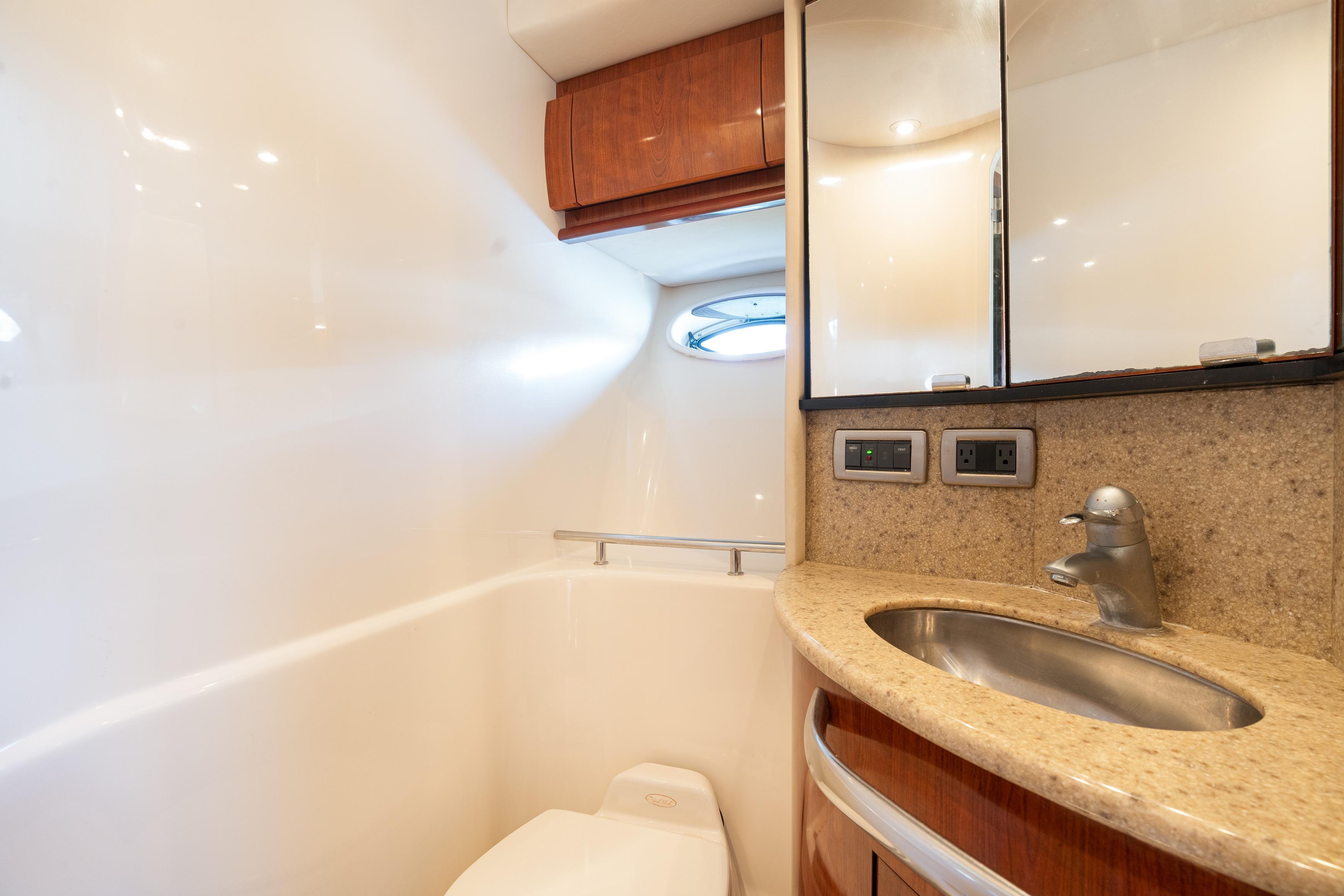 2004 Sea Ray 420 Sundancer te koop (photo 28)