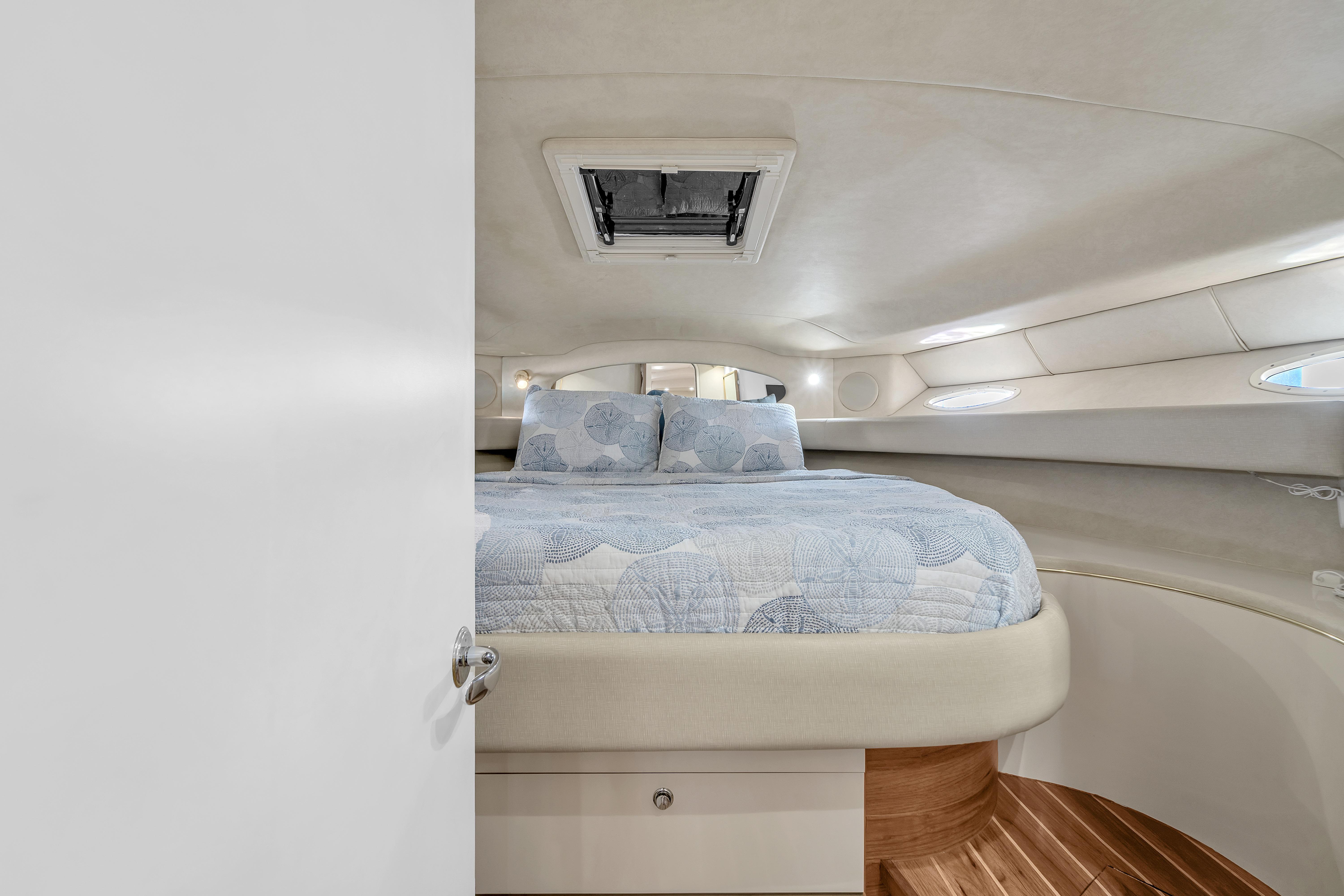 1997 Sea Ray Sundancer 400 for sale (photo 37)