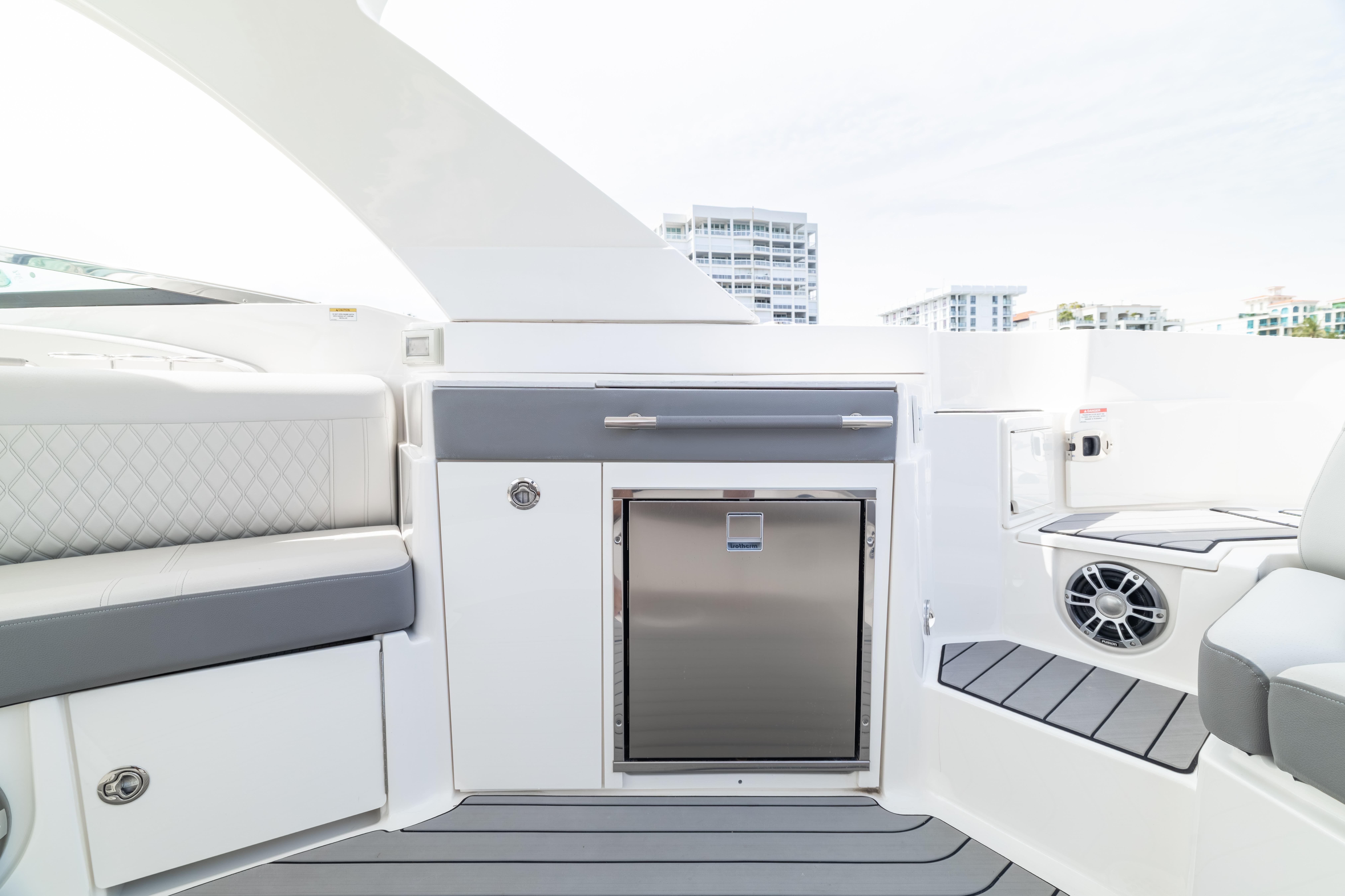 2023 Sea Ray SLX 350 Outboard en venta (photo 43)