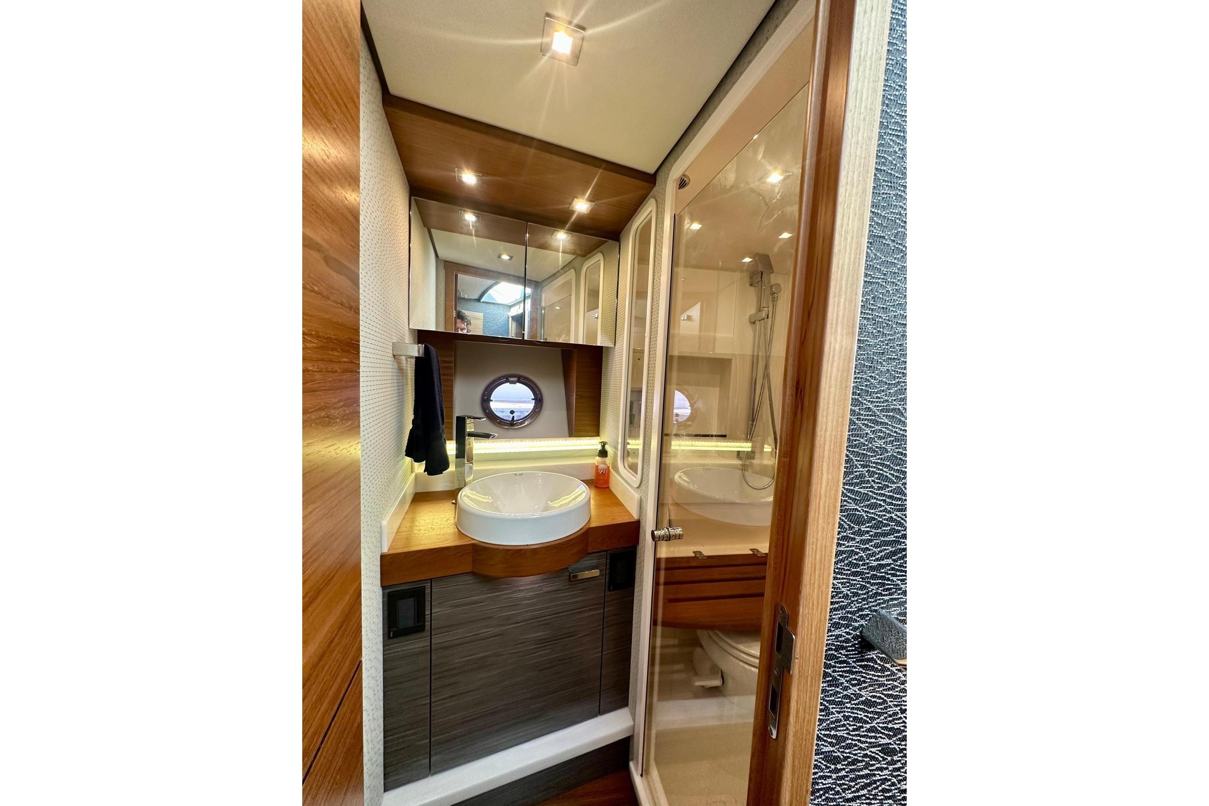 2019 Tiara Yachts F44 Flybridge à vendre (photo 38)