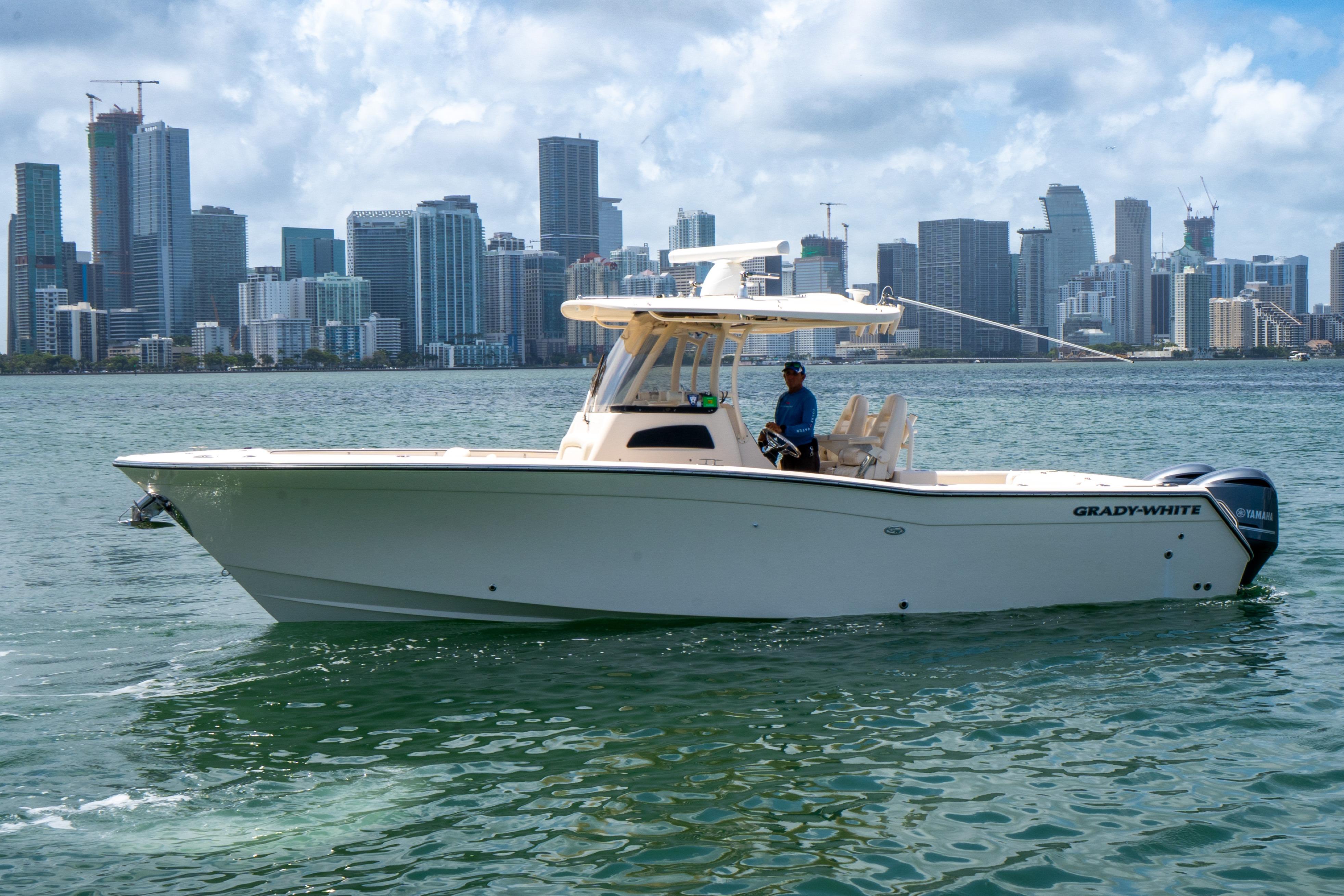 2017 Grady-White Canyon 306 for sale (photo 5)