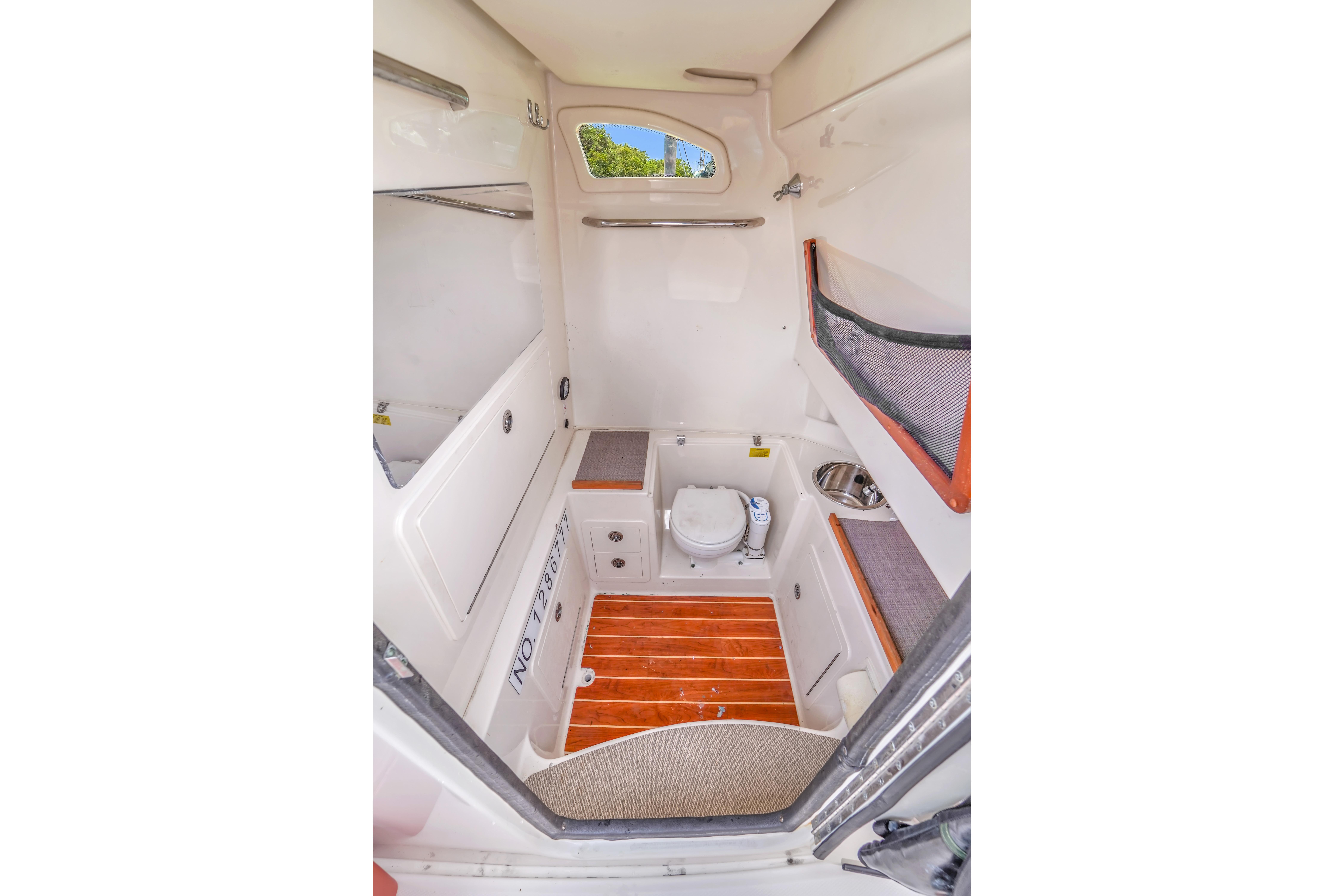 2017 Grady-White Canyon 306 for sale (photo 26)