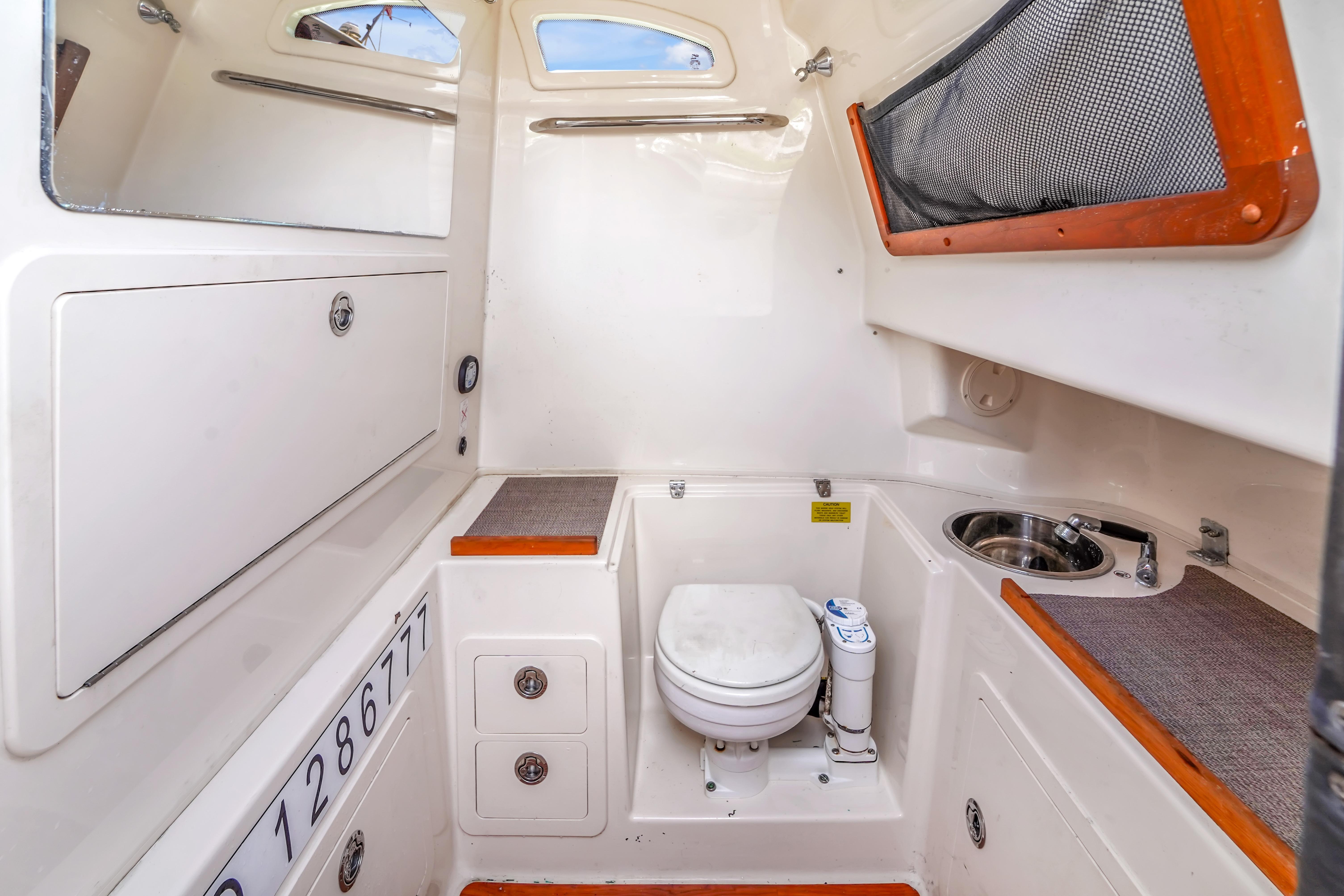 2017 Grady-White Canyon 306 for sale (photo 28)