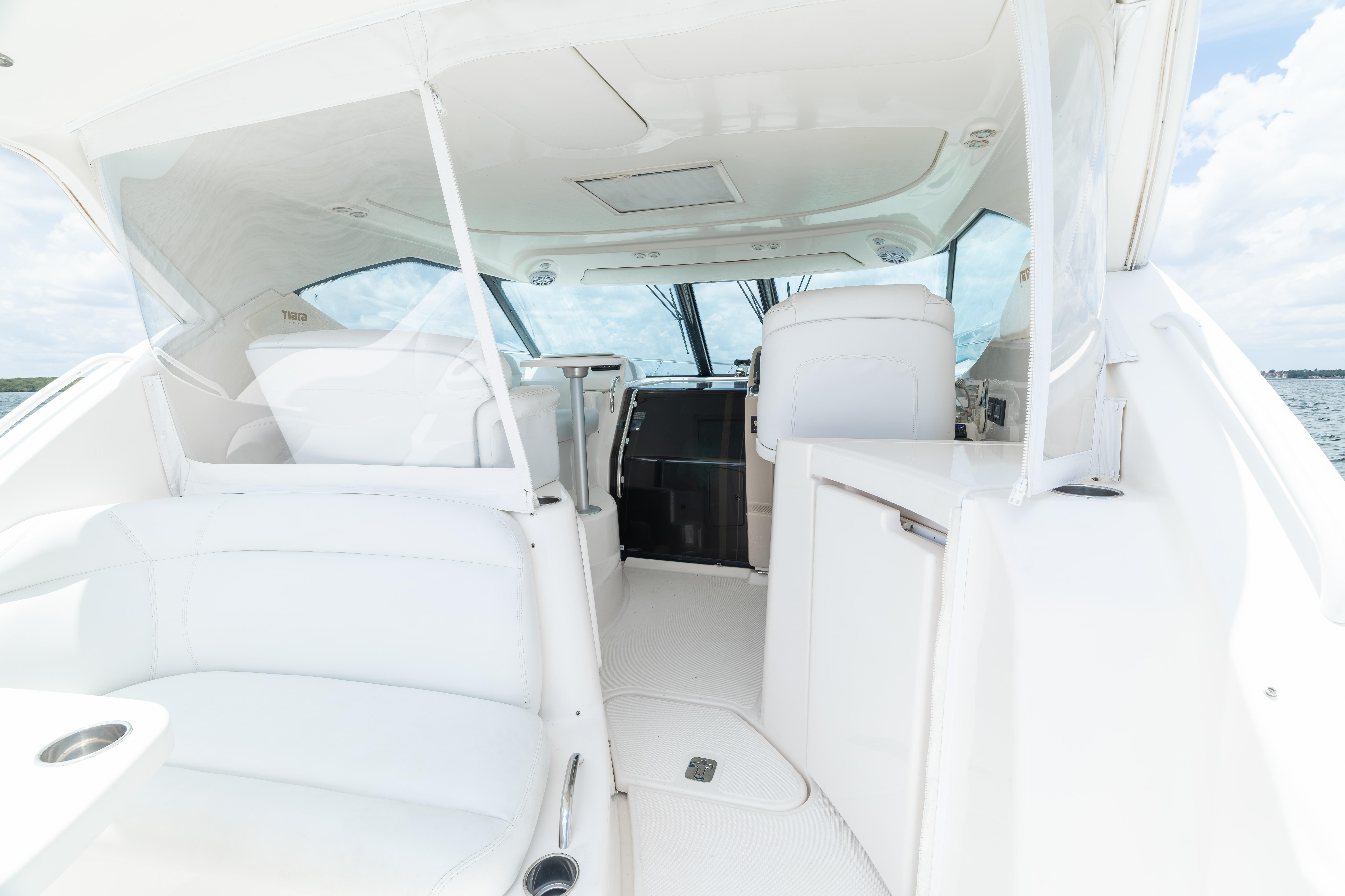 2010 Tiara Yachts 3500 Sovran LE en venta (photo 28)