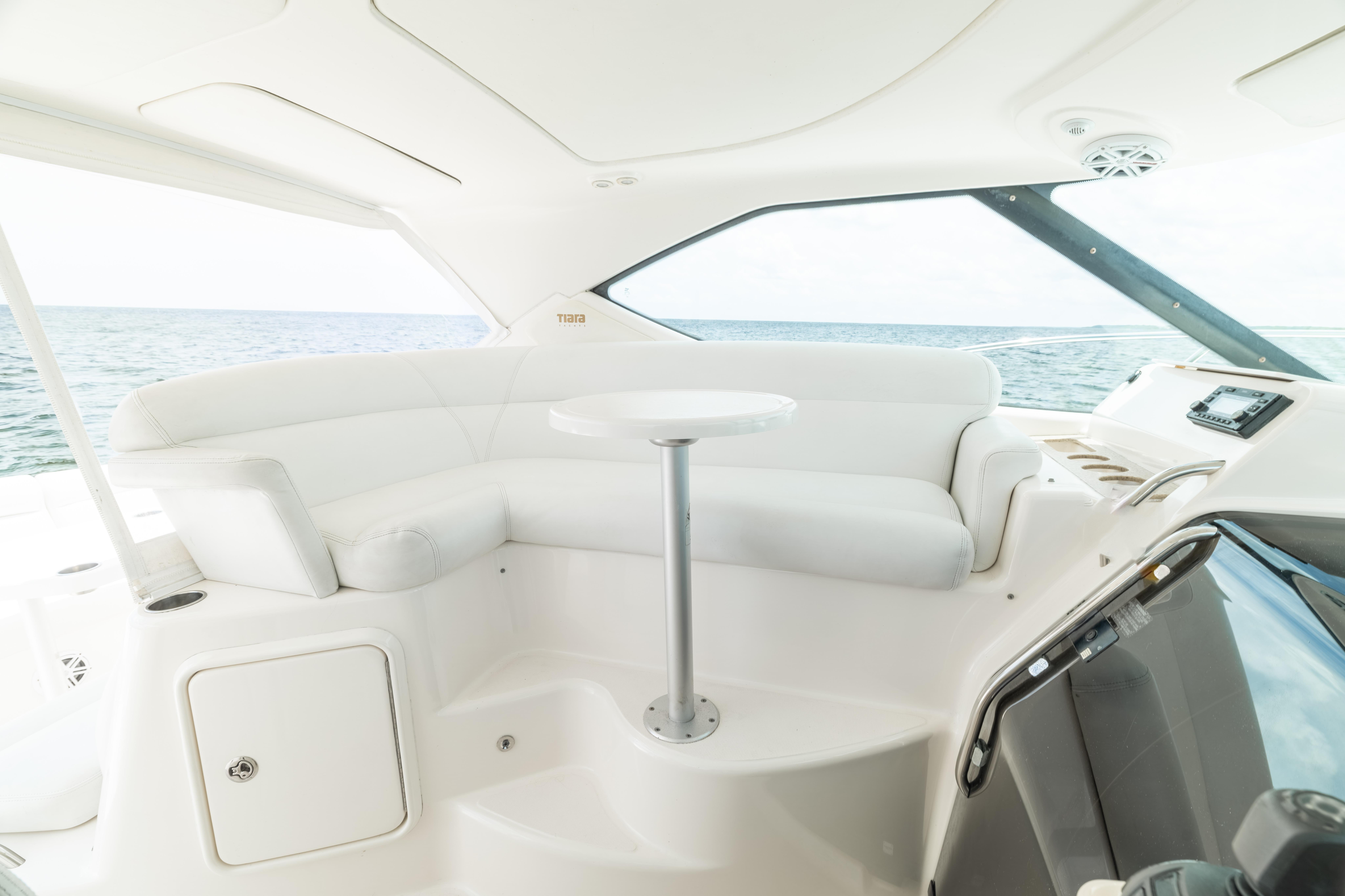 2010 Tiara Yachts 3500 Sovran LE en venta (photo 37)